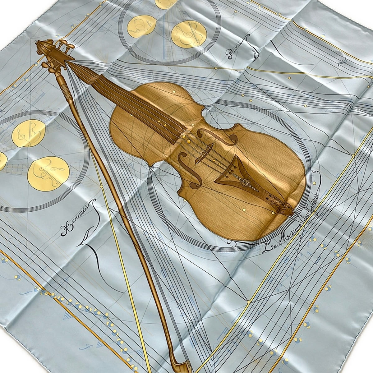 【中古】HERMES(エルメス) カレ90 えり巻き La Musique des Spheres ともし火青み×赤銅色×マルチ