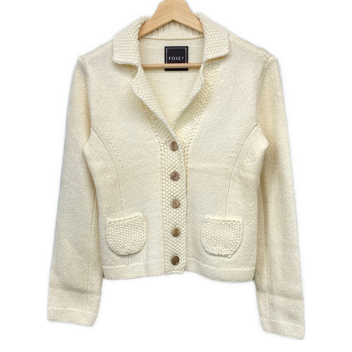 【新着】【中古】FOXEY(フォクシー) ジレー 長袖 象牙色 レディースファッション-カーディガン・ボレロ-トップス