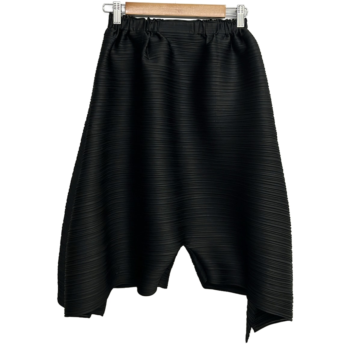 【中古】PLEATS PLEASE(筋目プリーズ) 二分の一ズボン下 うつり変わり青写真/横筋目/酉の方角天然ゴム 黒