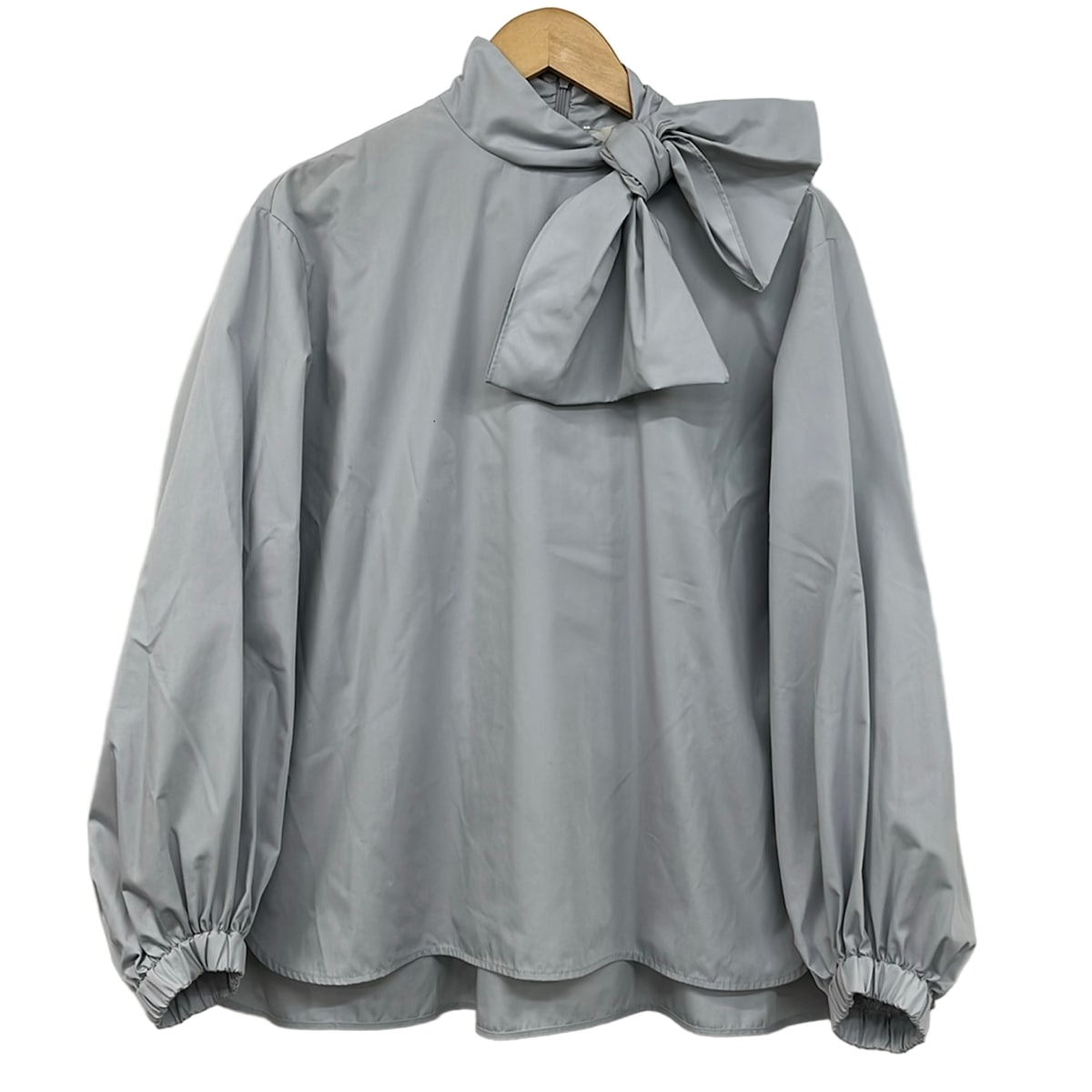 【新着】【中古】yori(ヨリ) 長袖カットソー 労働者の一団のど首/シュロの葉 点火装置薄墨色
