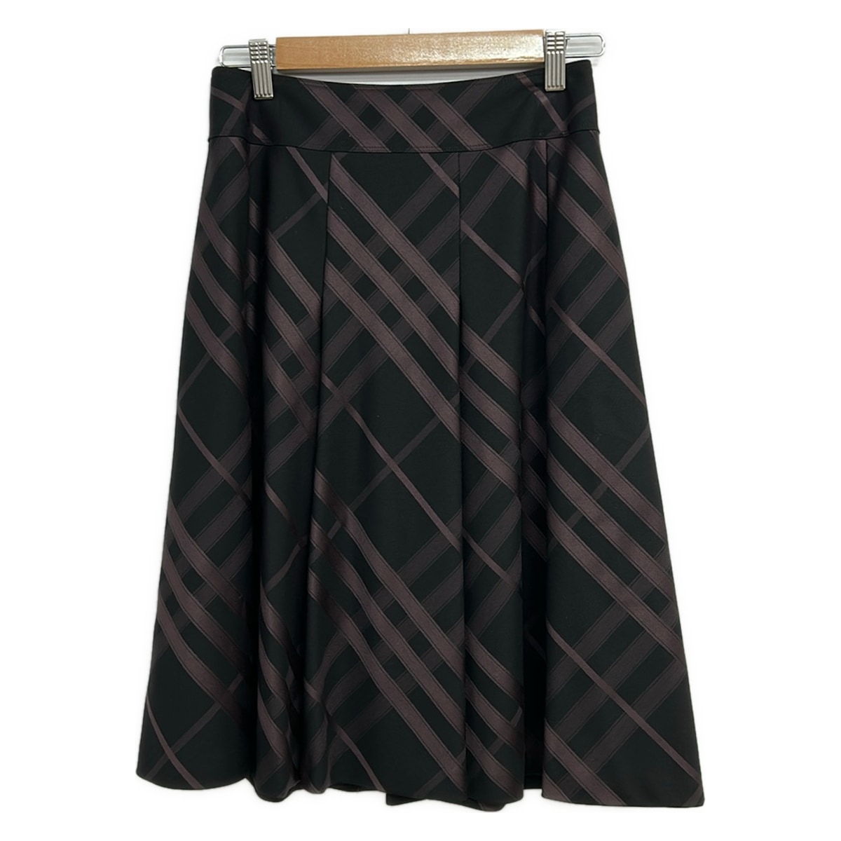 【新着】【中古】Burberry LONDON(バーバリーロンドン) ロングスコート 照合のしるし柄 黒×暗然たる赤銅色