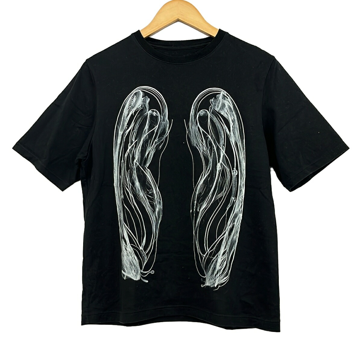 【中古】HATRA(ハトラ) 半袖ティーシャツ 労働者の一団のど首 黒×白