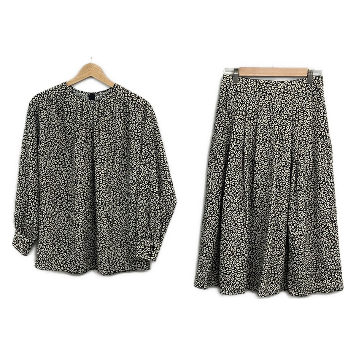 【中古】MACKINTOSH LONDON(マッキントッシュ英国の首都) スコートセットアップ 豹柄/タック 黒×象牙色