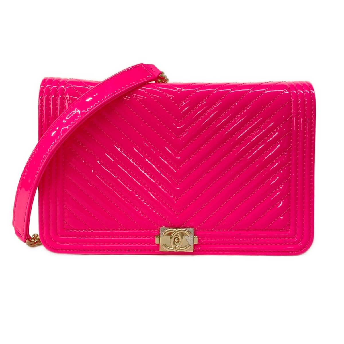 【新着】【中古】CHANEL(シャネル) 男の子シャネル/V編み目(シェブロン) 金入れ チェーンウォレット/ゴールド金具/メタルシリアルプレート さくら色 なめし革