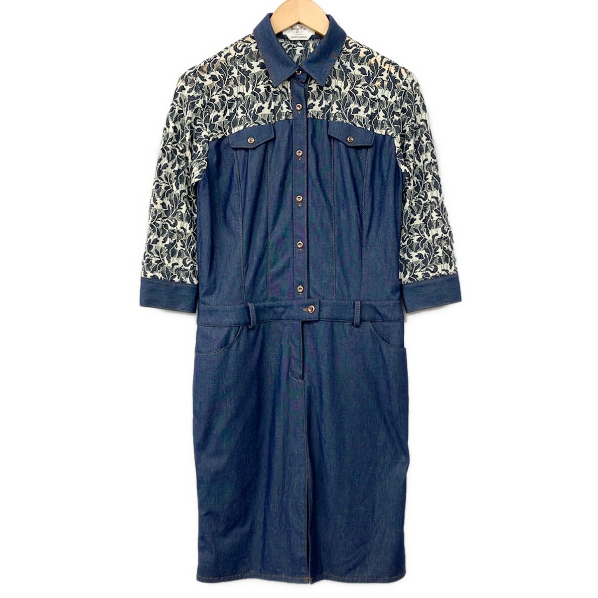 【新着】【中古】kayme(ケイミー) ワンピース レギュラーカラー/長袖/ひざ丈/デニム/レース ネイビー&times;白｜ブランディア　店
