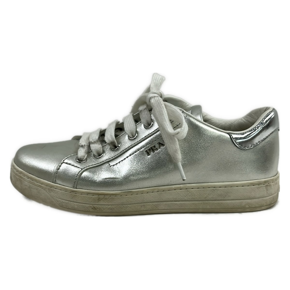 【中古】PRADA(プラダ) スニーカー しろがね色 なめし革