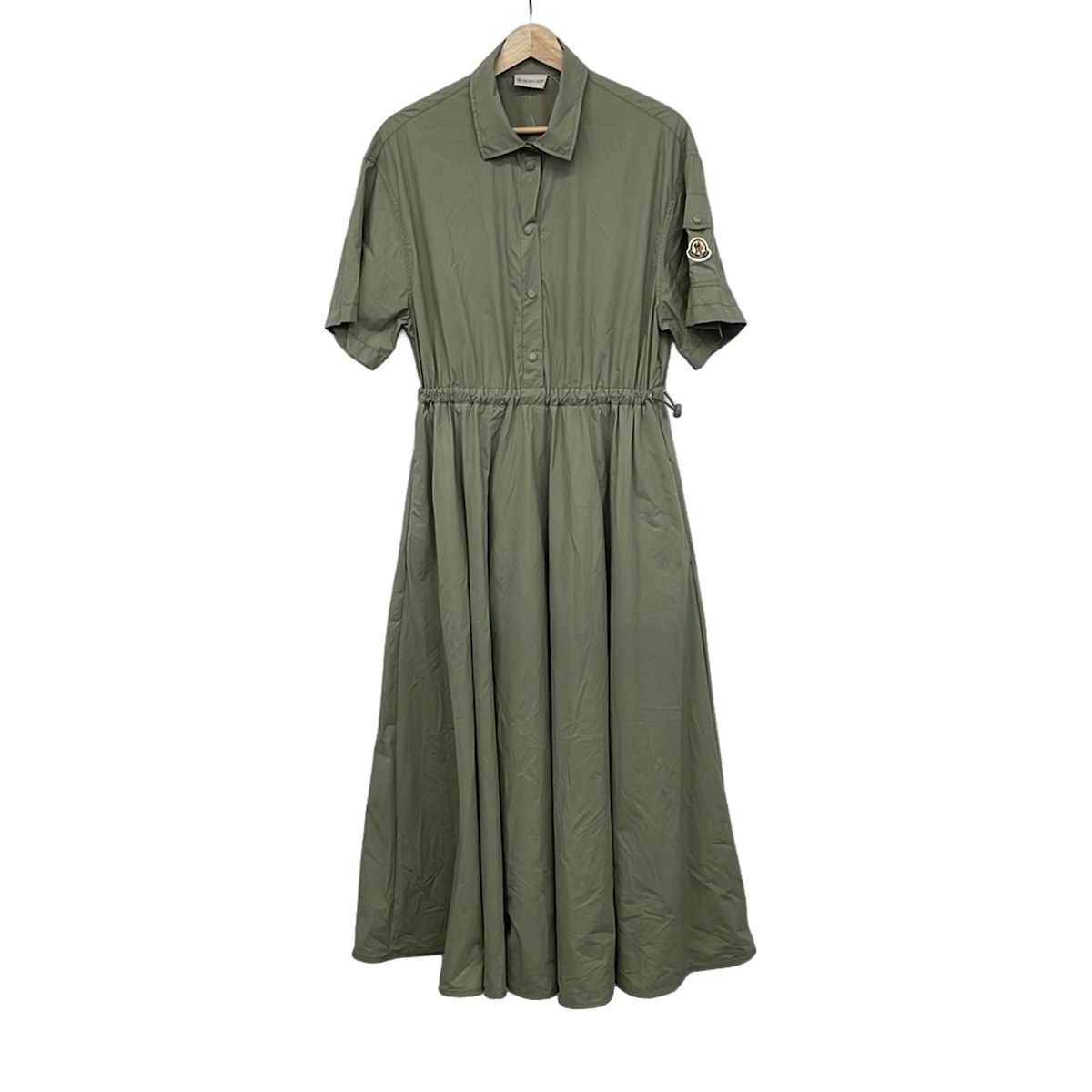【新着】【中古】MONCLER(モンク線路) ABITO 衣装 レギュラー色合い/半袖/マキシ丈 カーキ