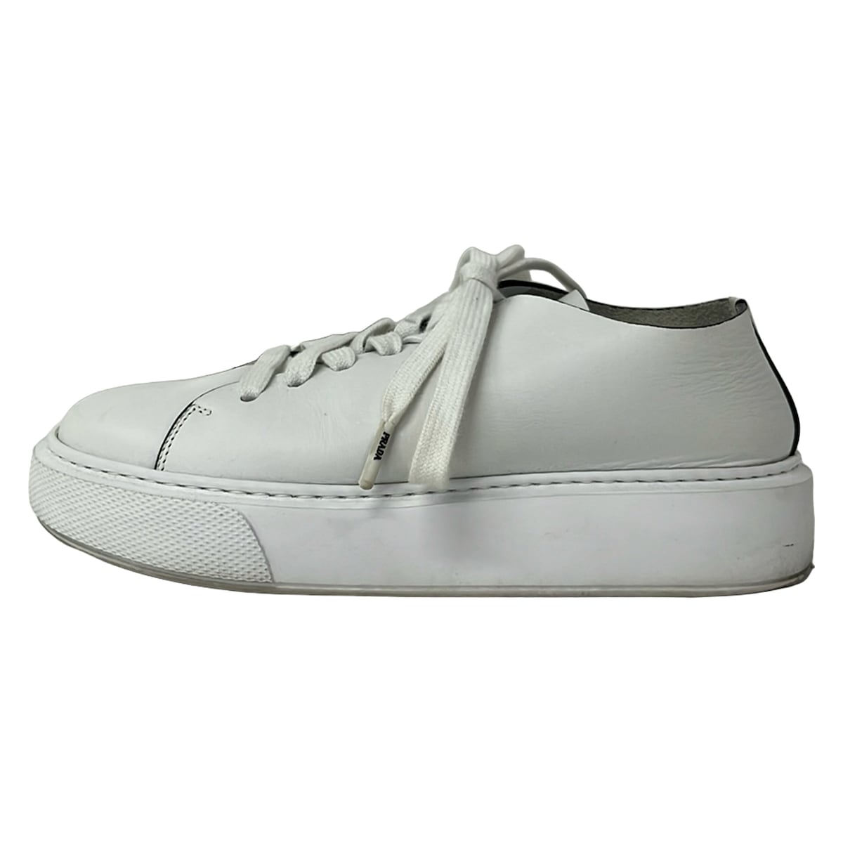 【新着】【中古】PRADA(プラダ) スニーカー インソール取りはらい可/プラットホーム 白 なめし革