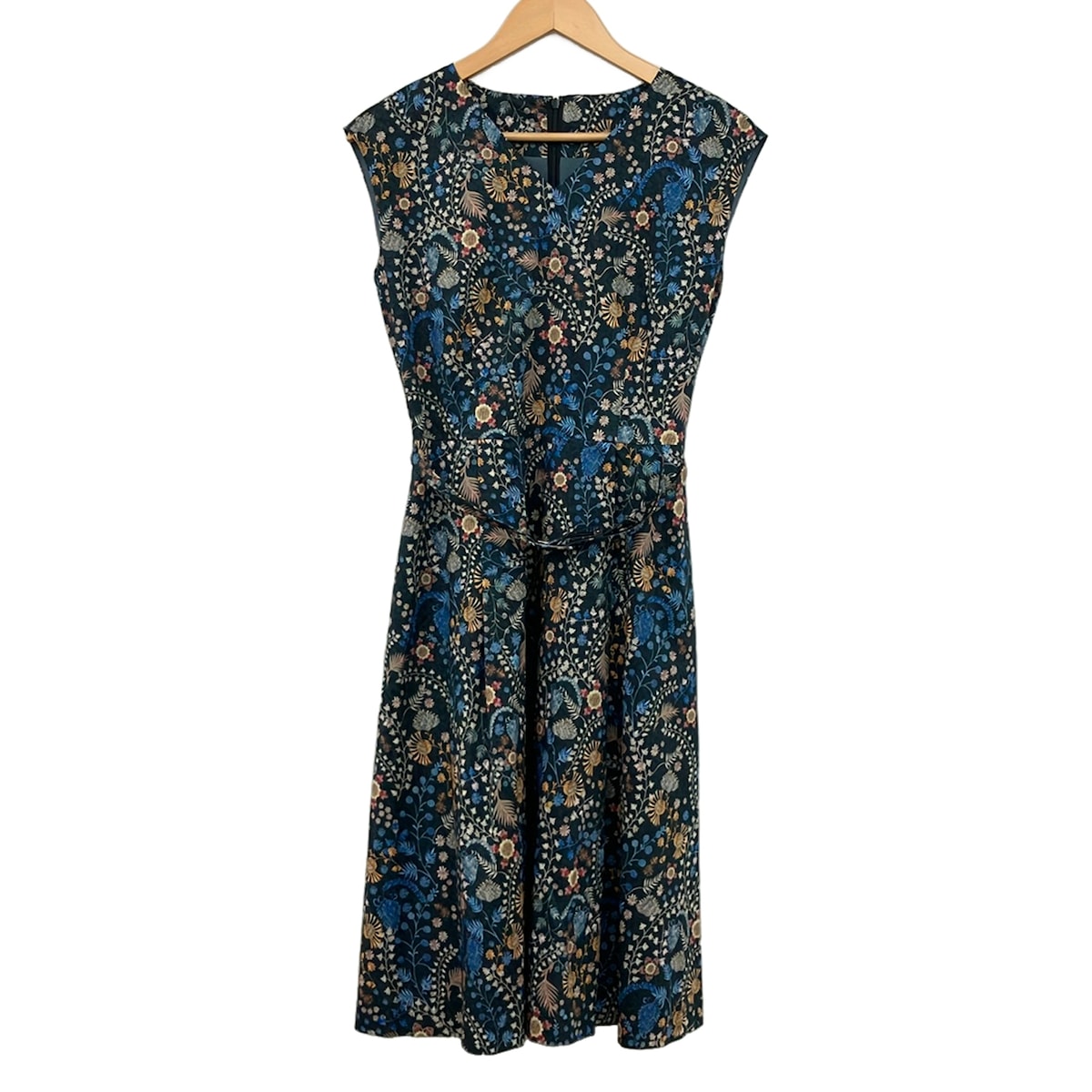 【新着】【中古】DAMAcollection(ダーマコレクション) 衣装 V素っ首/ノースリーブ/ひざ丈/花柄/LIBERTY共同研究 ダークネイビー×青み×マルチ