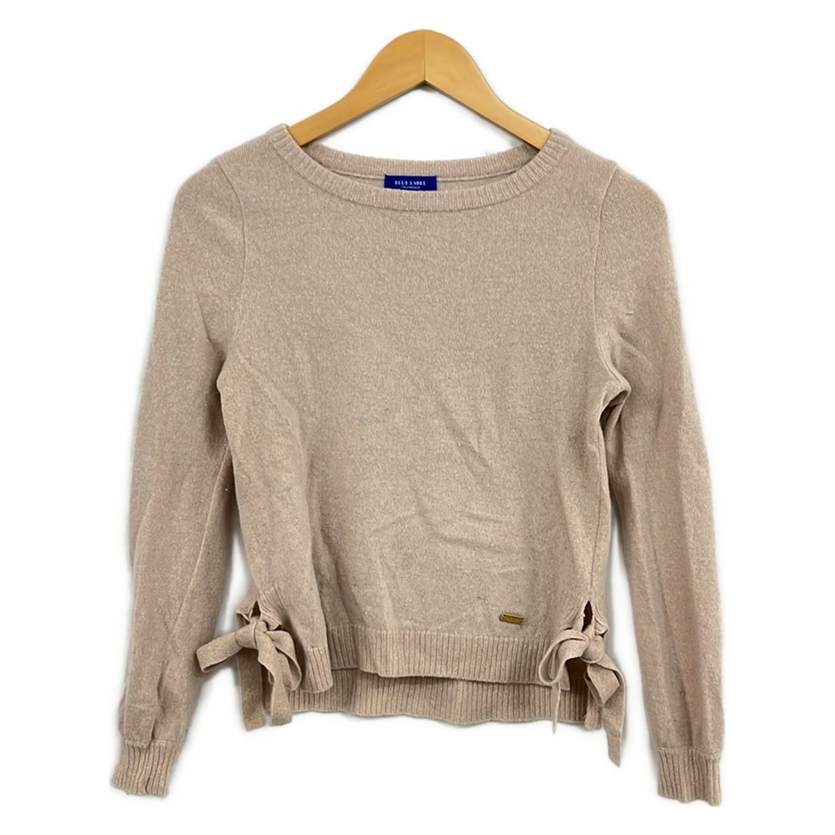 【新着】【中古】BLUE LABEL CRESTBRIDGE(ブルーレーベルクレストブリッジ) 長袖プルオーバー 労働者の一団のど首/シュロの葉 さくら色ベージュ