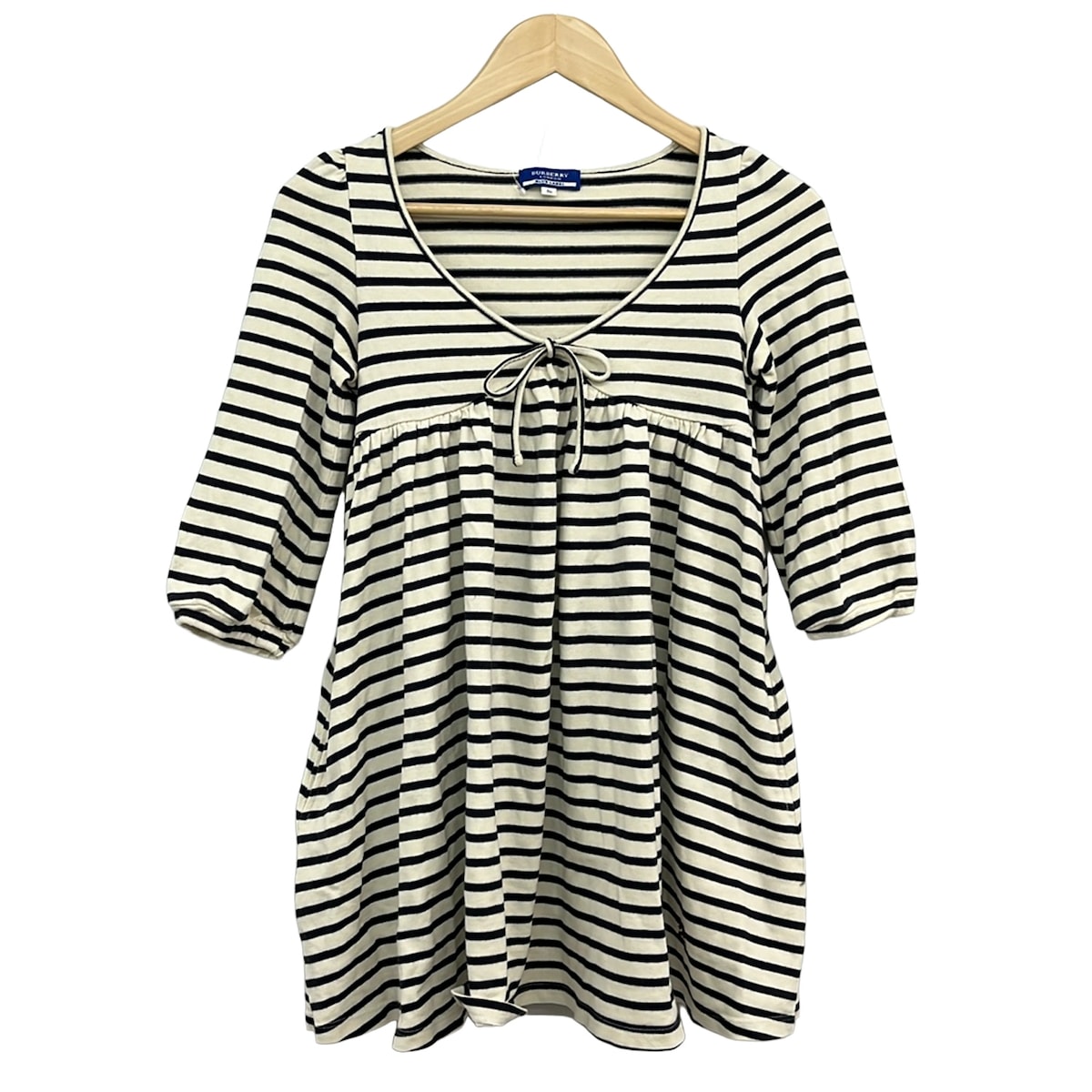【新着】【中古】Burberry Blue Label(バーバリーブルーレーベル) 衣装 Vのど首/七分丈/ひざ丈/間借り人 象牙色×米国海軍