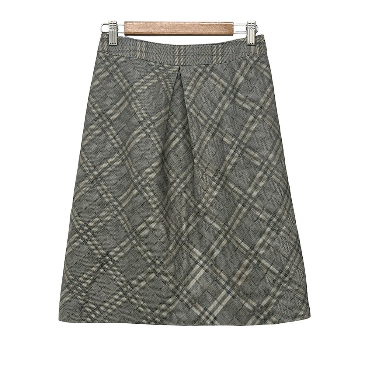 【新着】【中古】Burberry LONDON(バーバリーロンドン) ロングスカート チェック柄/ラメ グレー&times;ベージュ｜ブランディア　店