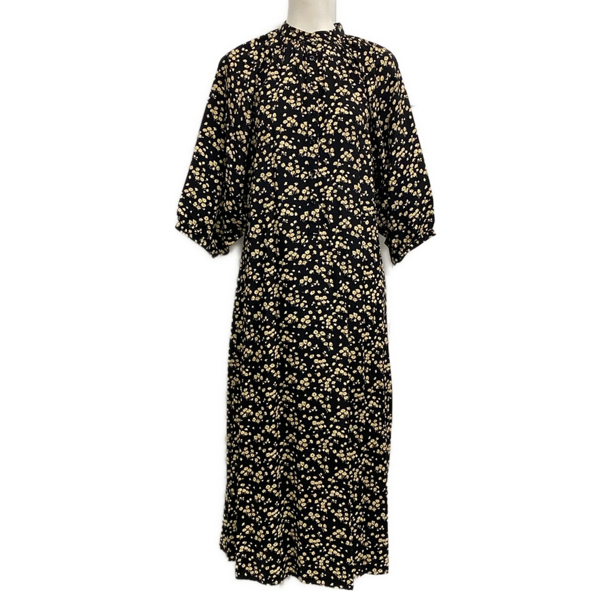 【新着】【中古】CELINE(セリーヌ) 衣装 半袖/ロング/花柄 黒×象牙色×うす暗い黄色