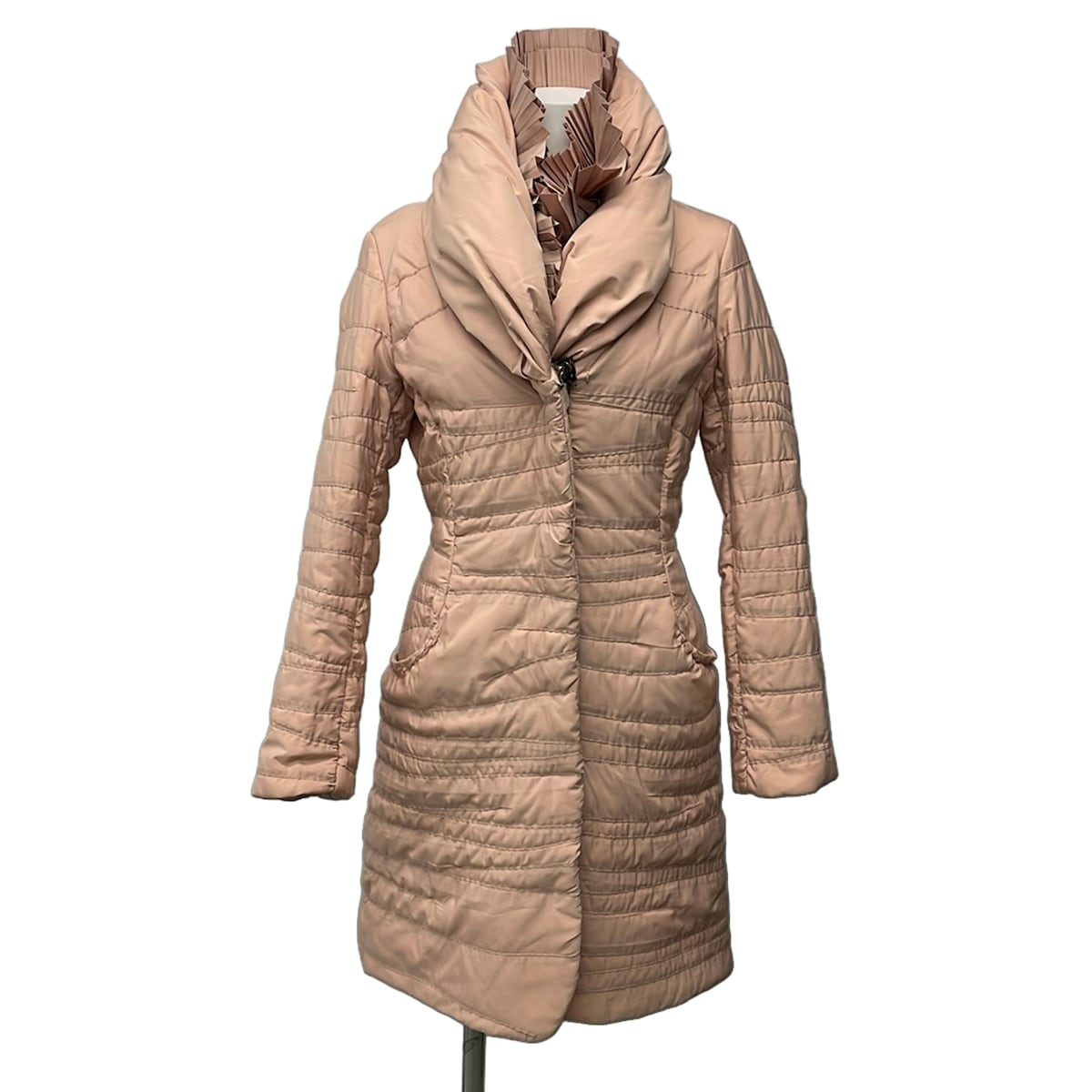 【新着】【中古】ERMANNO SCERVINO(エルマノシェルビーノ) 厚地の外套 長袖/中綿/ジップアップ/秋/冬 点火装置さくら色