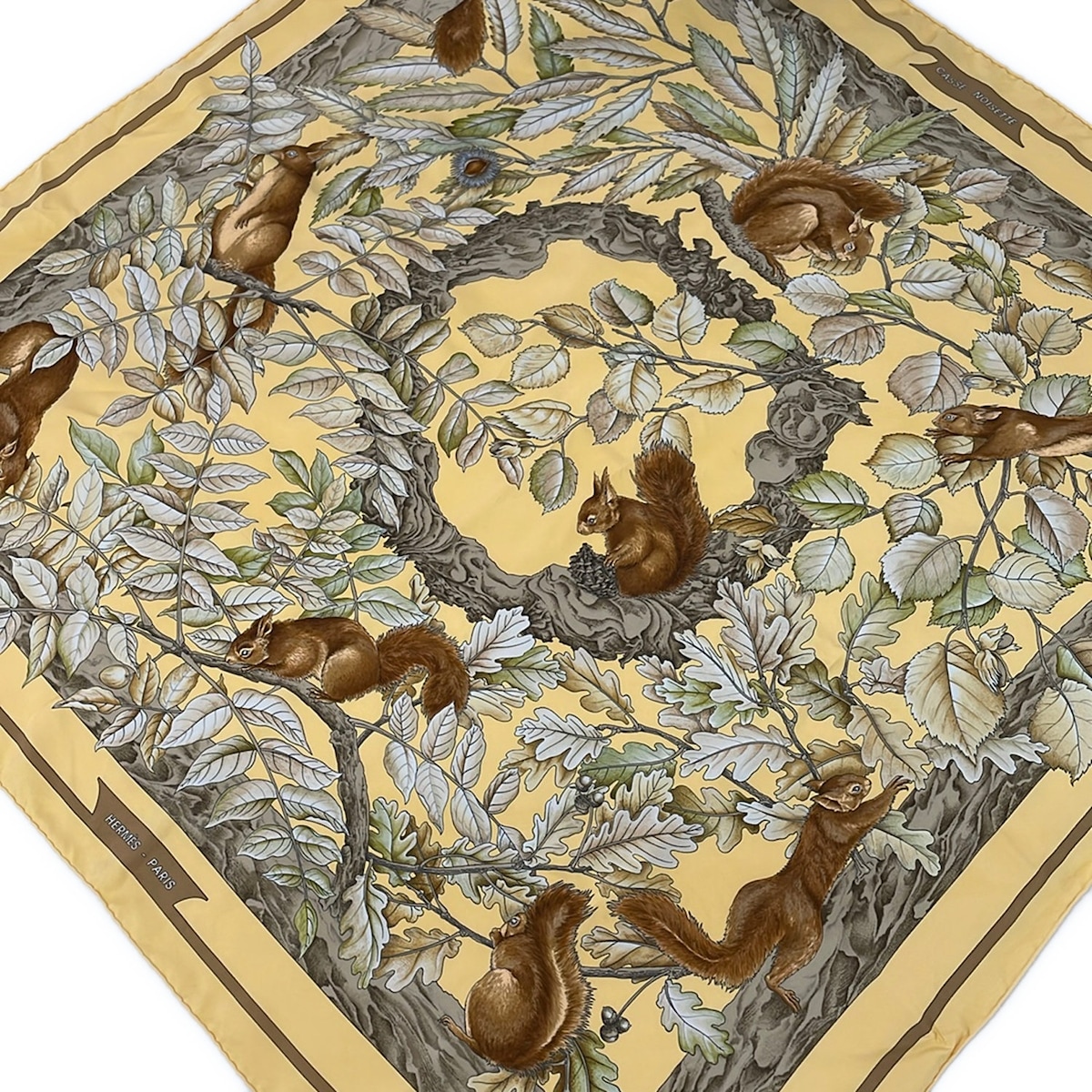 【新着】【中古】HERMES(エルメス) カレ90 えり巻き CASSE-NOISETTE ベージュ×うす暗い赤銅色×マルチ