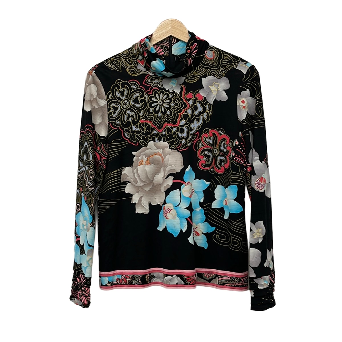 【新着】【中古】LEONARD(レオナール) 長袖カットソー ハイネック/シルク混/花柄 黒×ライトピンク×マルチ|ブランディア 店