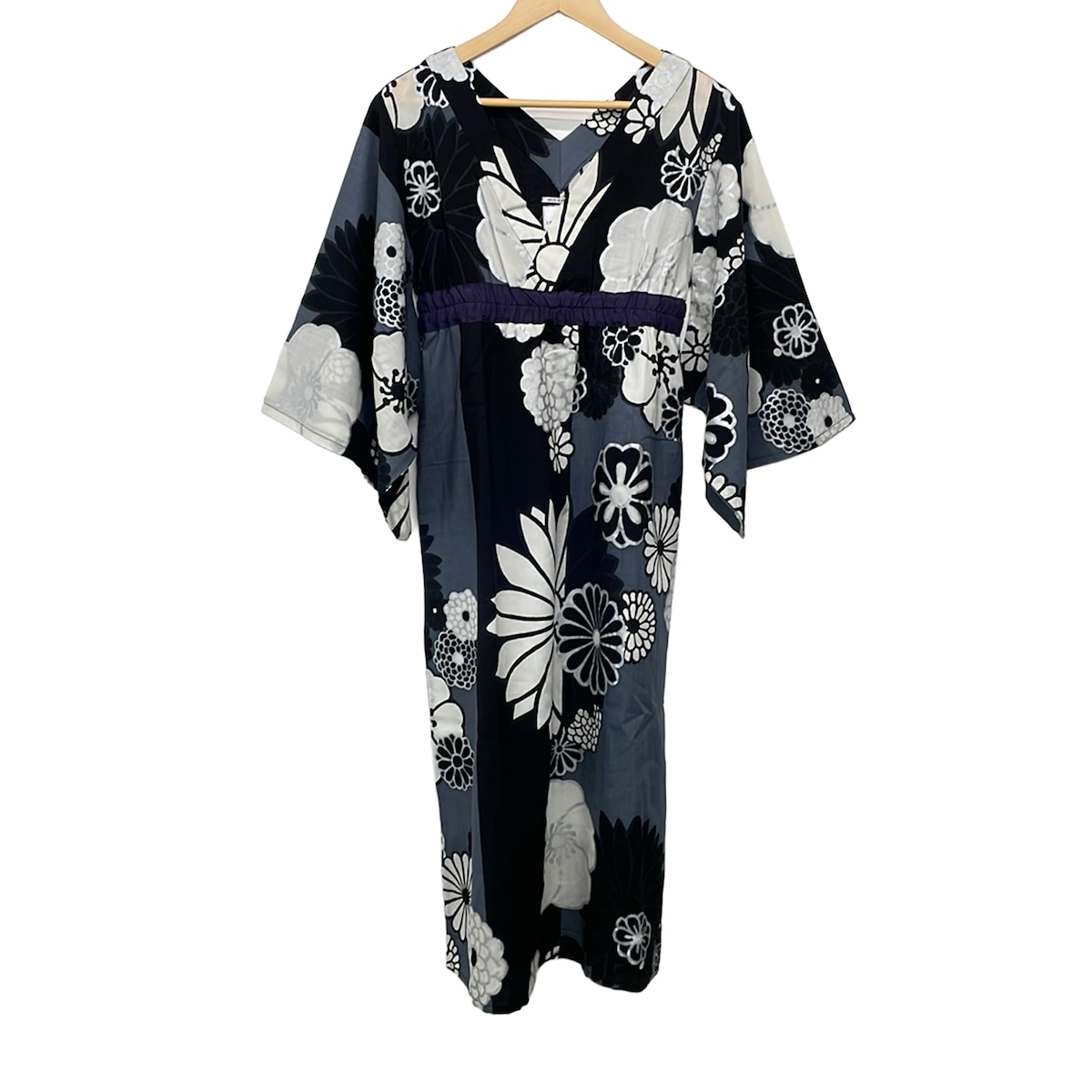 【新着】【中古】SOU・SOU(ソウソウ) ワンピース 長袖/ロング/花柄 黒×白×パープル|ブランディア 店