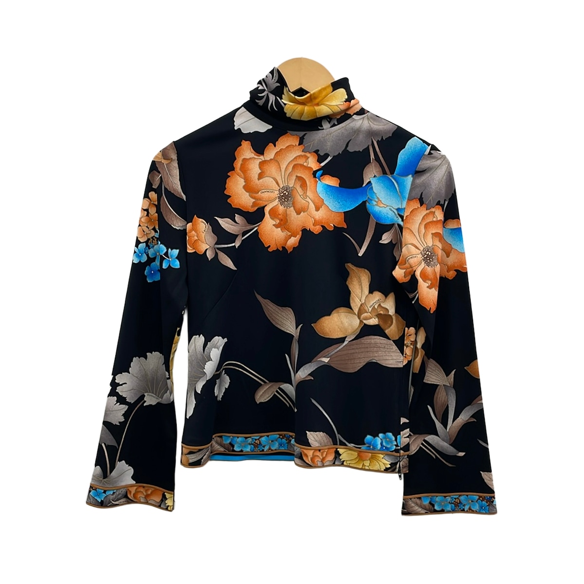 【新着】【中古】LEONARD(レオナール) 長袖カットソー ハイネック/カンカン素材/花柄 黒&times;マルチ｜ブランディア　店