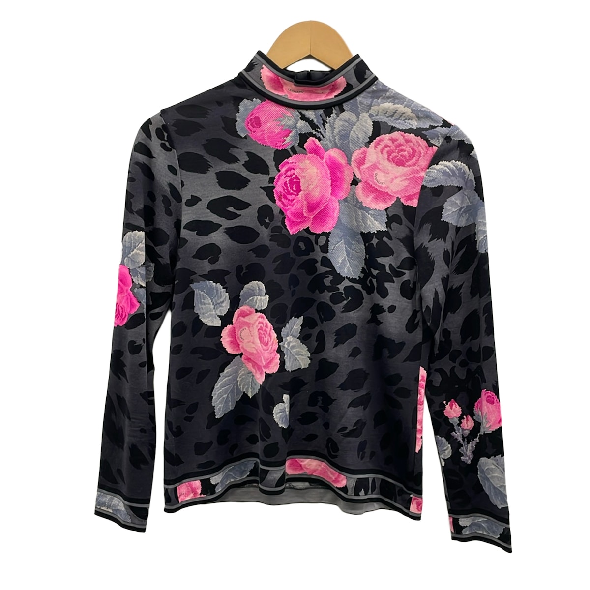 【新着】【中古】LEONARD(レオナール) 長袖カットソー ハイネック/花柄 黒×グレー×ピンク|ブランディア 店