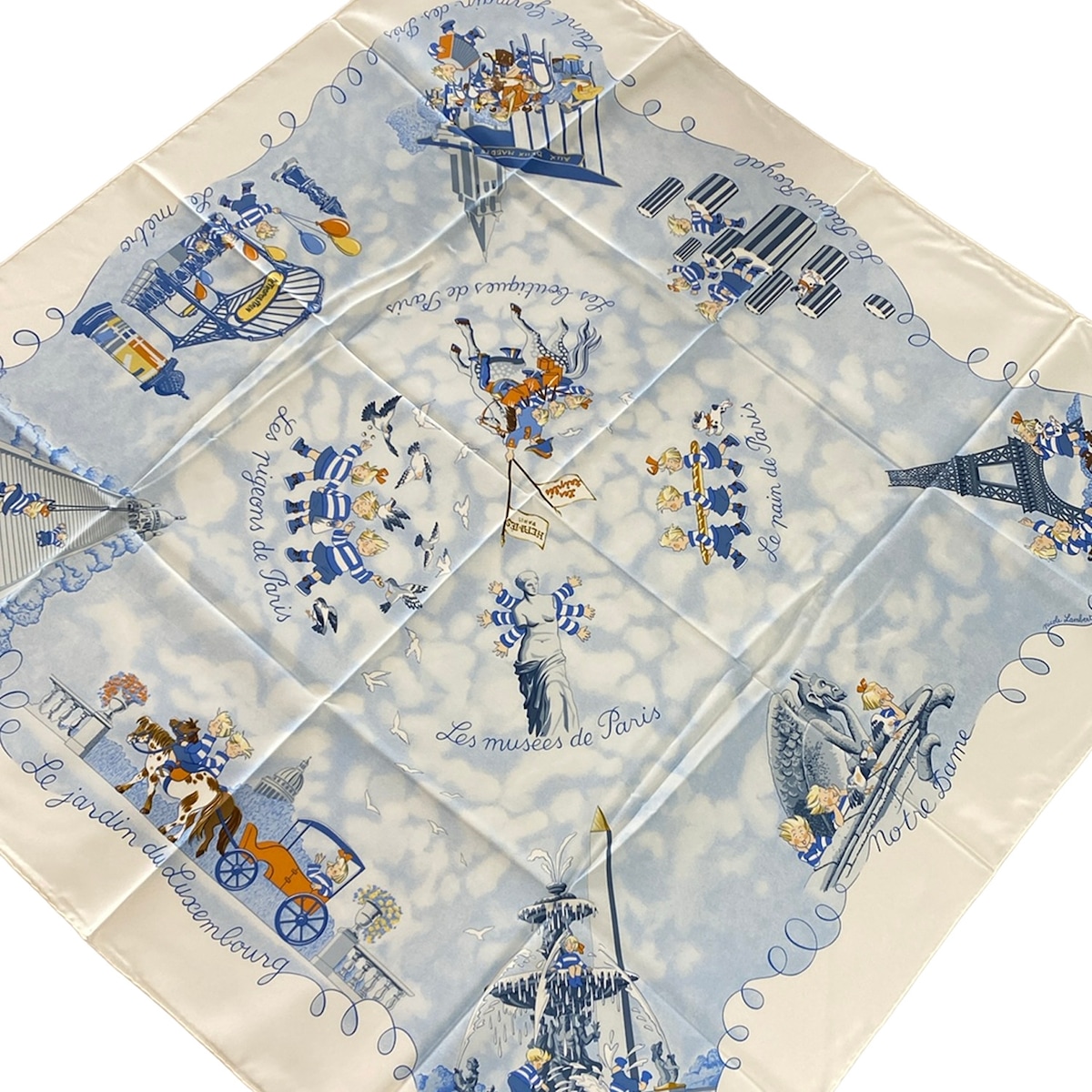 【中古】HERMES(エルメス) カレ90 えり巻き Les Triples de paris/（レ・トリプレ・ド・パリ／悪いたずら三つ子お父ちゃん） ともし火青み×白×マルチ 地絹
