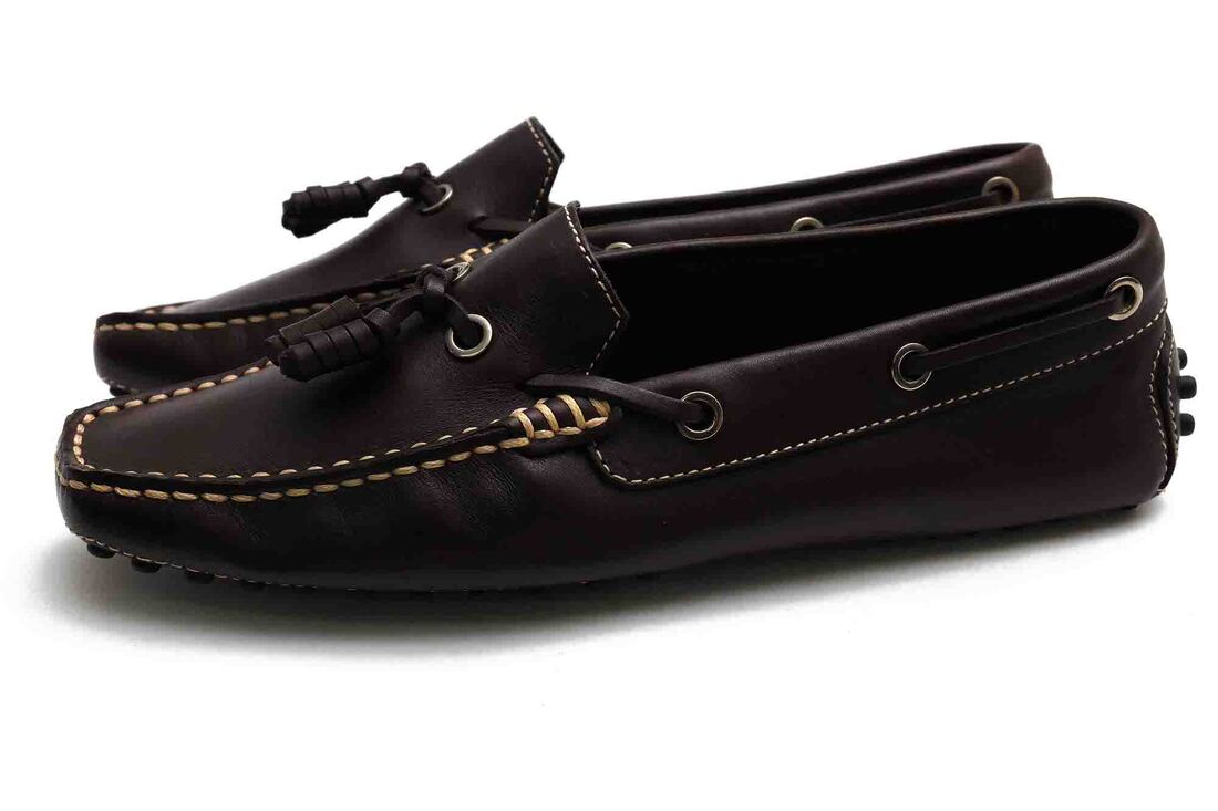TOD\u0027S ドライビングシューズ トッズ MOCASSINO GOMMINI ゴンミーニ 牛皮 子ウシ タッセルローファー型 スリッポン 定番 【中古】