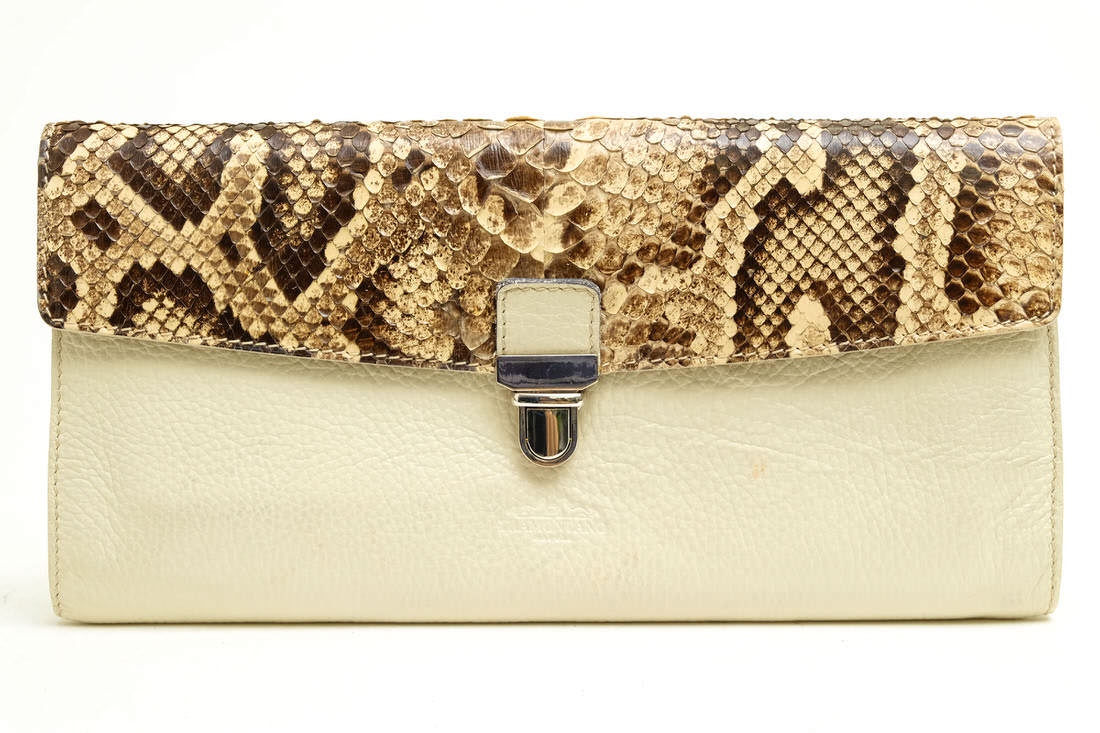 TRAMONTANO セカンドバッグ/クラッチバッグ トラモンターノ 1560T PYTHON leather ICE 牛革 フラップ式 シボ革 シュリンクレザー 【中古】｜ブランディング