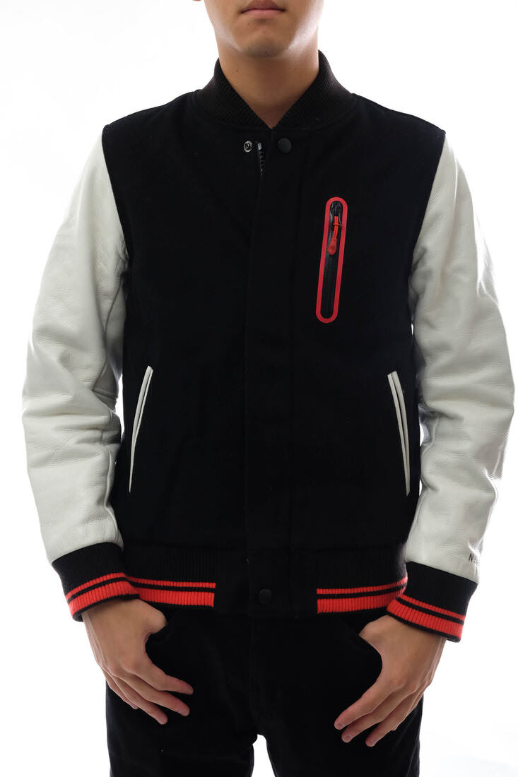 3新品　NIKEジャケット　Ｍサイズ　スタジャン　MA-1　黒　ヴァーシティ 3新品 NIKEジャケット Mサイズ スタジャン MA-1 黒 ヴァー