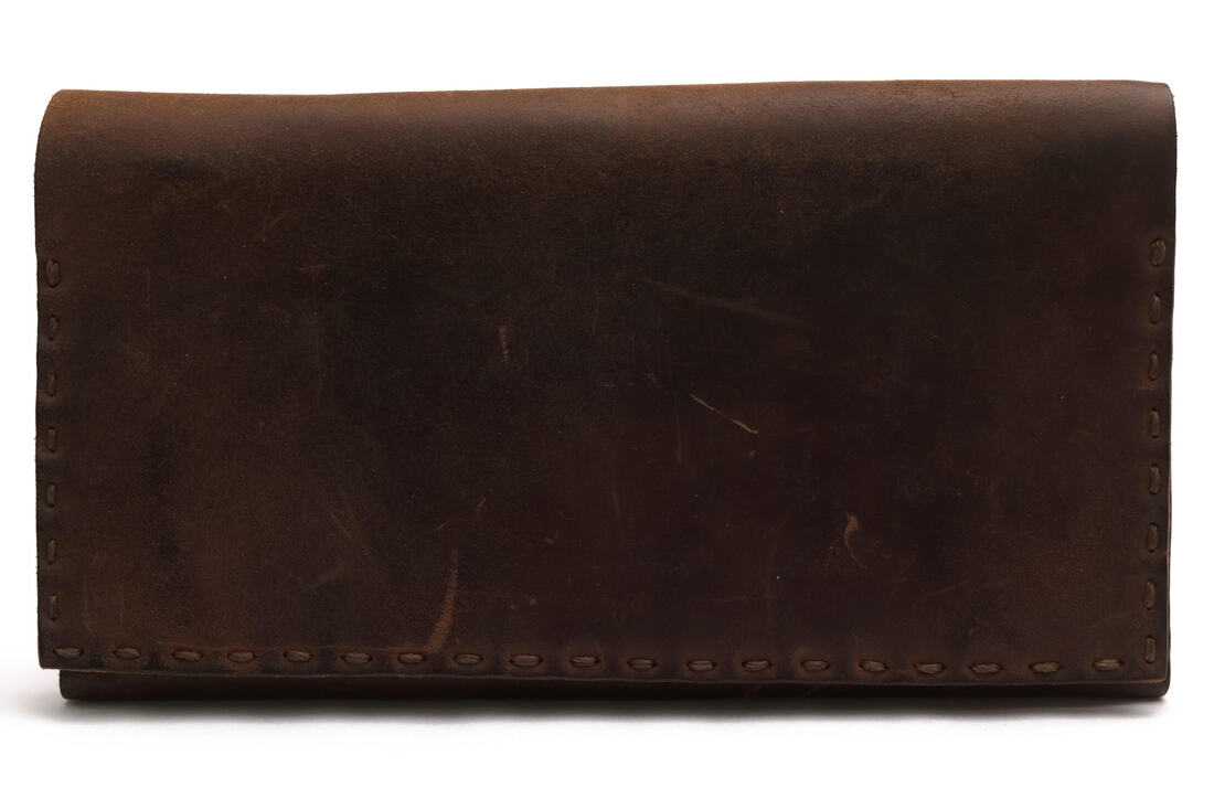 Chords; 長紙入れ コーズ L.2. LONG WALLET / HORSE BUTT LEATHER  導管なめし革 馬革 Culatta Horse Leather 手縫い 御釣り入れあり 二つ折り 【中古】