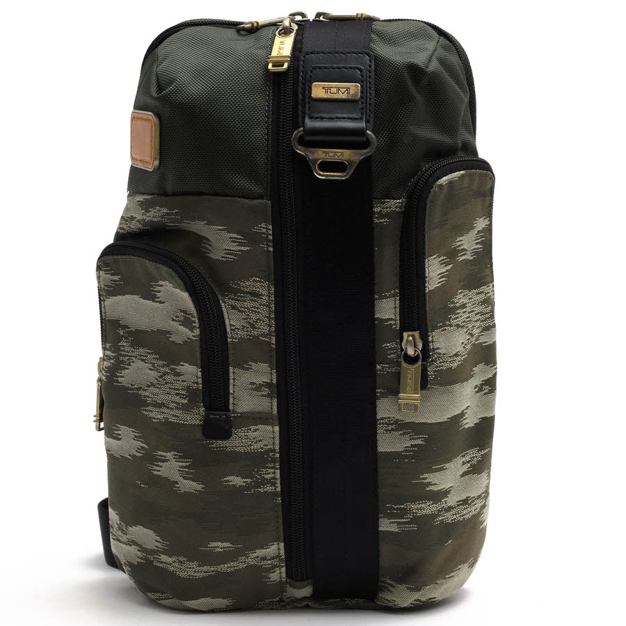 未使用級 TUMI トゥミ ボディバッグ モントレー 迷彩 カモ ワンショルダー 未使用級 TUMI トゥミ ボディバッグ モントレー 迷彩 カモ ワン