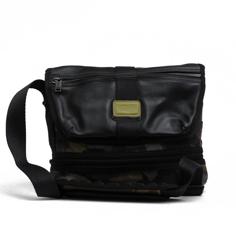 トゥミ/TUMI/232371GCM Alpha Bravo Travis Crossbody トラヴィス クロスボディ ショルダーバッグ 【中古】