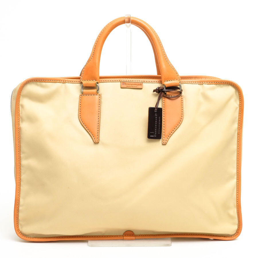 ステファノマーノstefanomanoレザー製クリーム色バッグ 3eee2ea4e9cc5d15b6665517c2b0e0