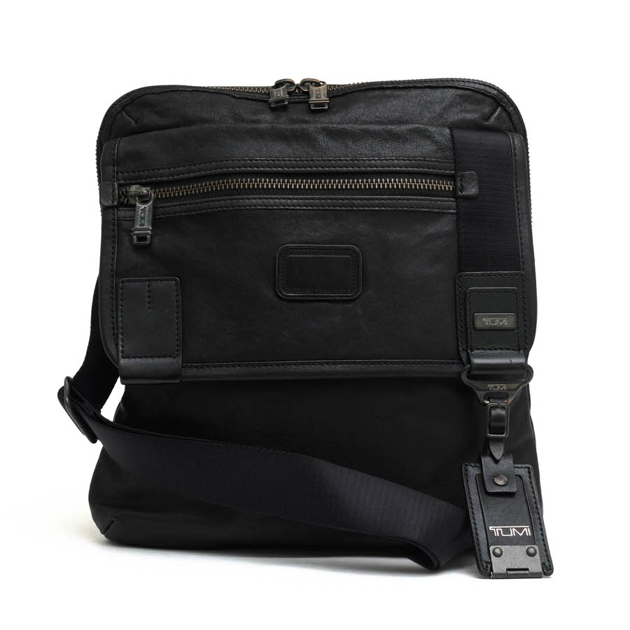 kz 【美品】TUMI ブラック ナイロン ショルダーバッグ 美品✨ TUMI トゥミ ショルダーバッグ ビジネスバッグ ブラック