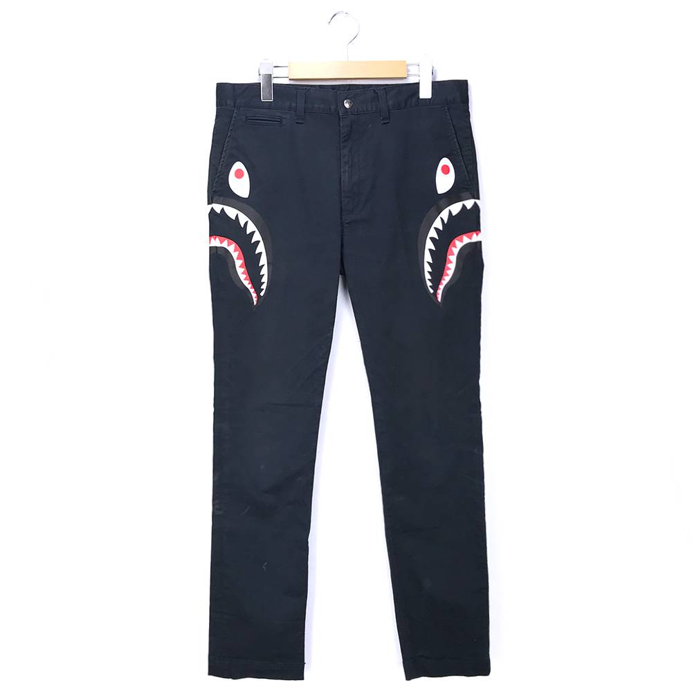 A BATHING APE シャークパンツ Mサイズ ネイビー ア ベイシング エイプ ボトムス 紺 送料無料【中古】k-0332|ブランドマイスター