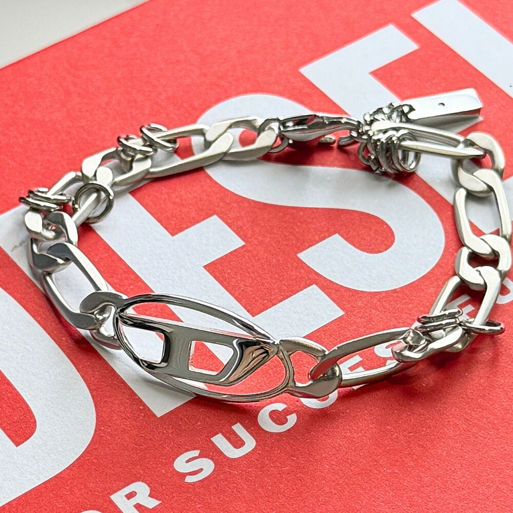 ディーゼル 腕輪 メンズ レディース DIESEL しろがね色 チェーン店腕輪 ユニ一発やる ブランド名 付属物 今めかしい 差し上げ物 成人男性 亭主もち 生まれ落ちる日 祝する日 差し上げ物 DX1599040 成年者 卒 はいり込む