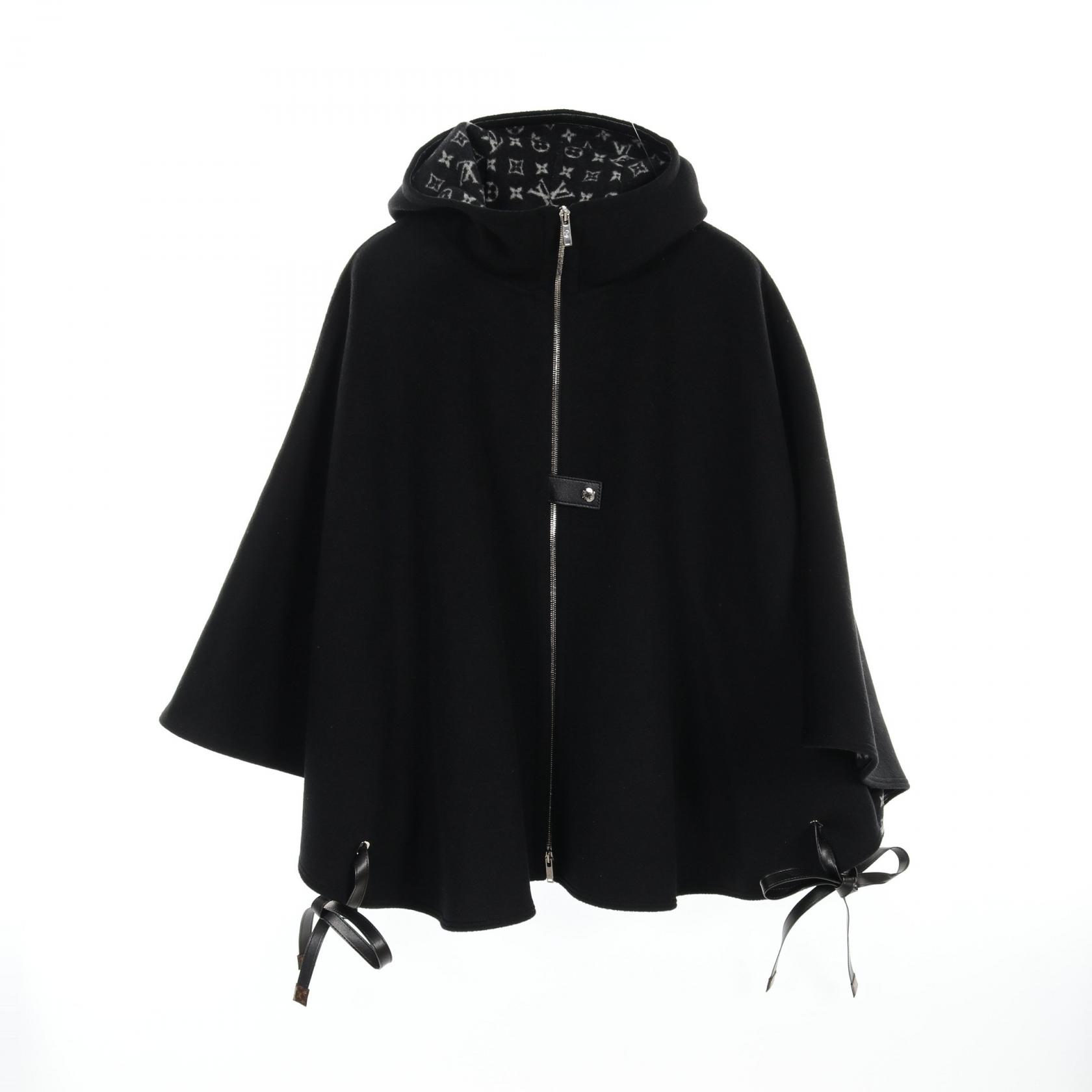 Louis Féraud ルイフェロー黒 ポンチョ・ケープコート サイズ7 Louis Féraud ルイフェロー黒 ポンチョ・ケープコート サイズ7