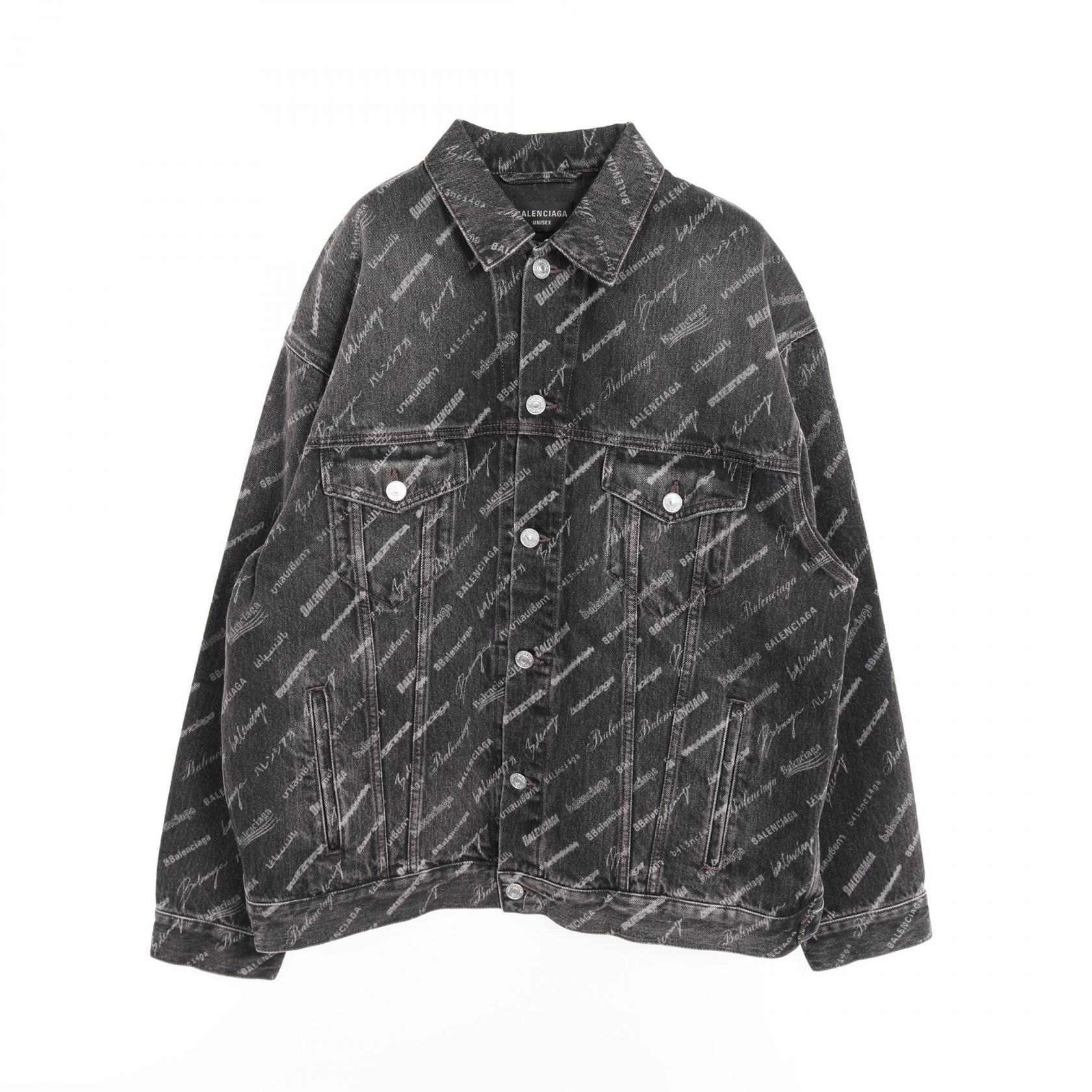 ≪5%OFFクーポン＆まとめ買い10% ～7/26 9:59〆≫バレンシアガ BALENCIAGA オールオーバーロゴ ラージフィット デニムジャケット 衣料品 アウター コットン メンズ レディース ブラック系 【中古】｜BRANDOFF TOKYO