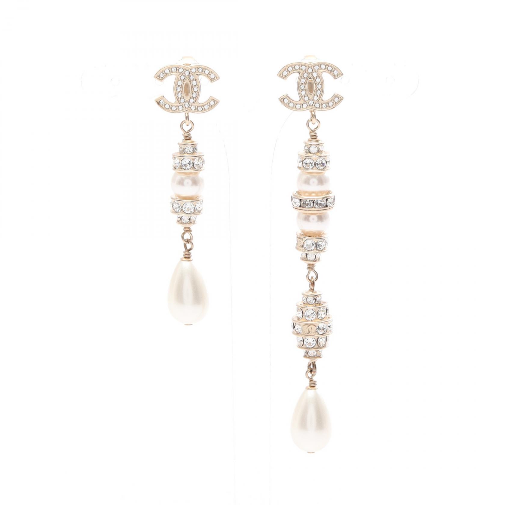 CHANEL ホワイトパール ピアス 25C ホワイトパール】CHANEL ピアス 特大パール CCロゴ 純白