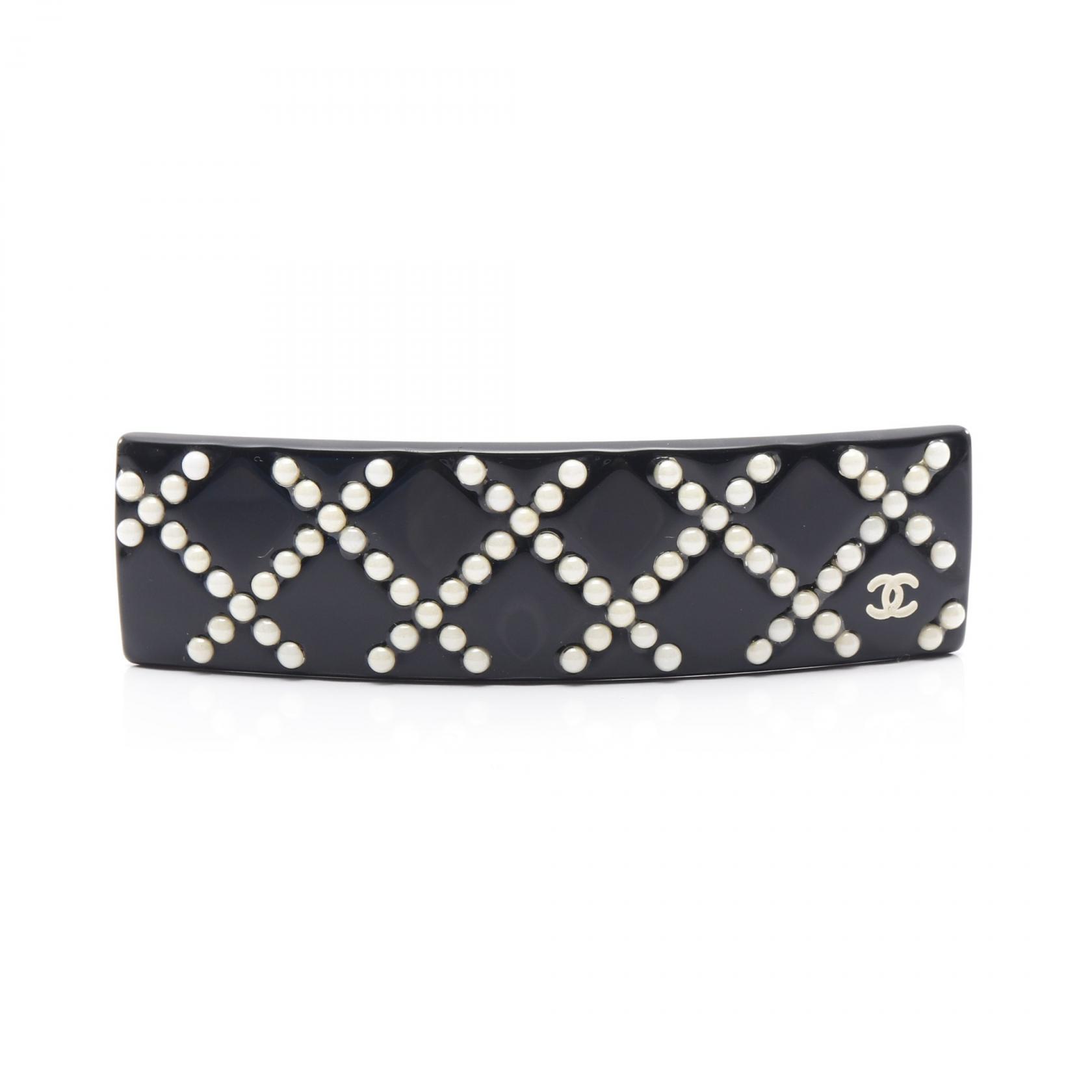 ≪5％OFFクーポン対象＆まとめ買い10%OFF≫シャネル CHANEL マトラッセ ココマーク バレッタ アクセサリー プラスチック レディース ブラック系 / ホワイト系 【中古】