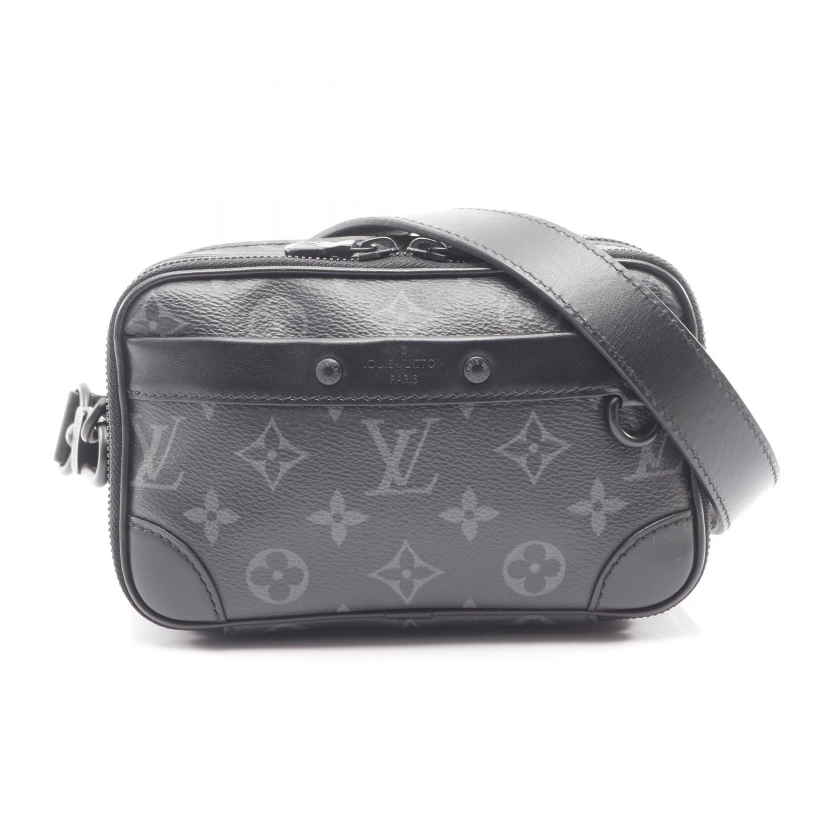≪5%OFFクーポン対象&まとめ買い10%OFF≫ルイ・ヴィトン LOUIS VUITTON アルファ ウェアラブルウォレット NV ショルダーバッグ バッグ PVCコーティングキャンバス レザー モノグラム・エクリプス メンズ ブラック系 M82542 【中古】