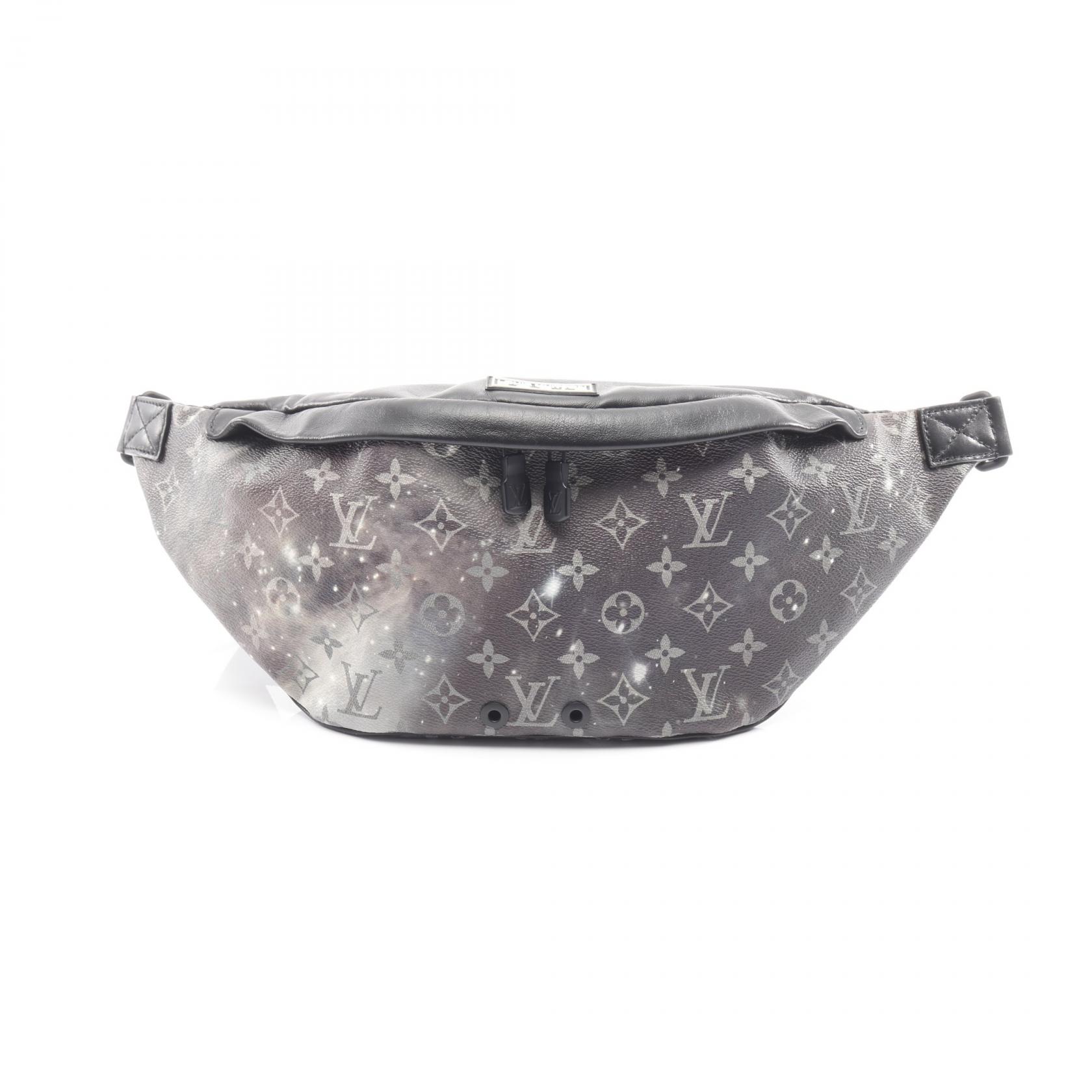 【1万円OFFクーポン対象】ルイ・ヴィトン LOUIS VUITTON ディスカバリー バムバッグ ウエストバッグ ボディバッグ バッグ PVCコーティングキャンバス レザー モノグラム・ギャラクシー メンズ ブラック系 / グレー系 M44444 【中古】