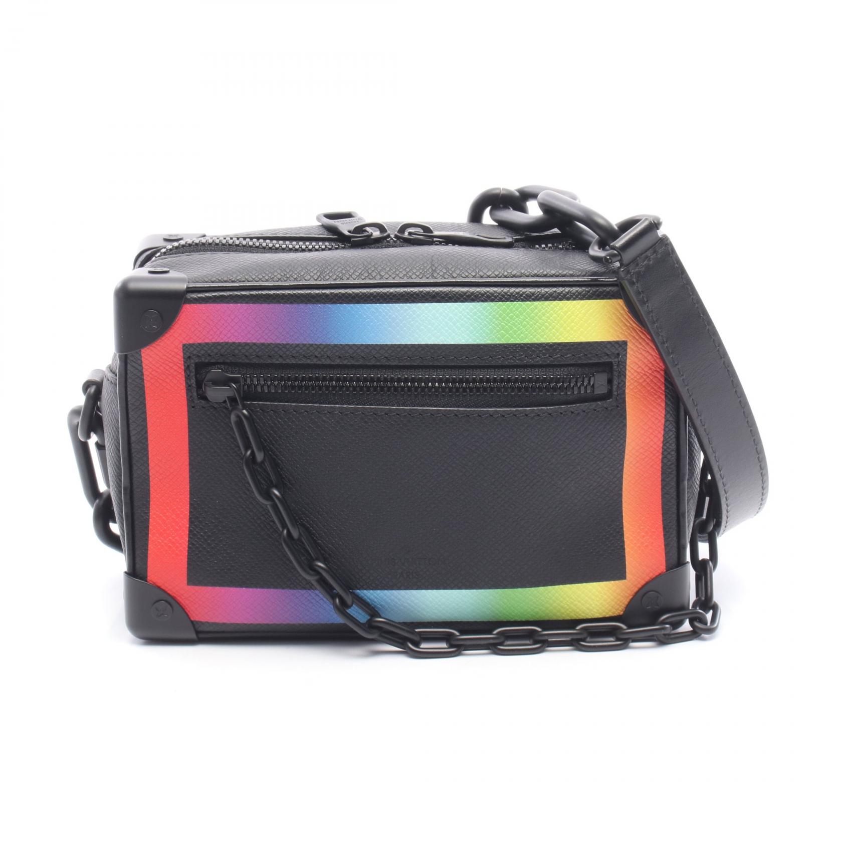 ≪5％OFFクーポン対象＆まとめ買い10%OFF≫ルイ・ヴィトン LOUIS VUITTON ミニ ソフトトランク ショルダーバッグ バッグ レザー タイガ メンズ ブラック系 / マルチカラー M30351 【中古】
