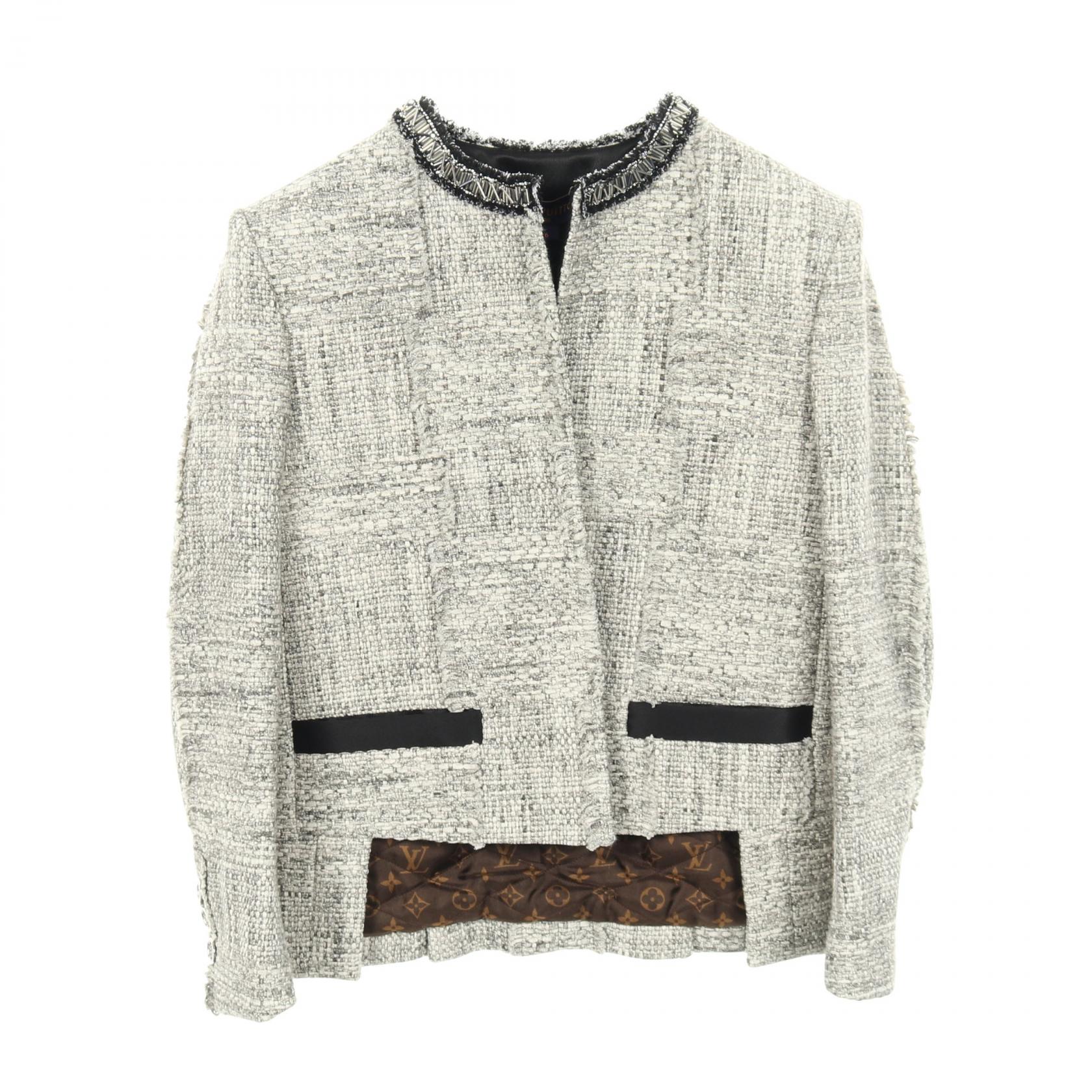 ≪5%OFFクーポン＆まとめ買い10% ～7/26 9:59〆≫ルイ・ヴィトン LOUIS VUITTON ツイード ノーカラージャケット 衣料品 アウター ウール コットン / レーヨン レディース グレー系 / ブラック系 RW221B MR2 FMVB68 【中古】｜BRANDOFF TOKYO