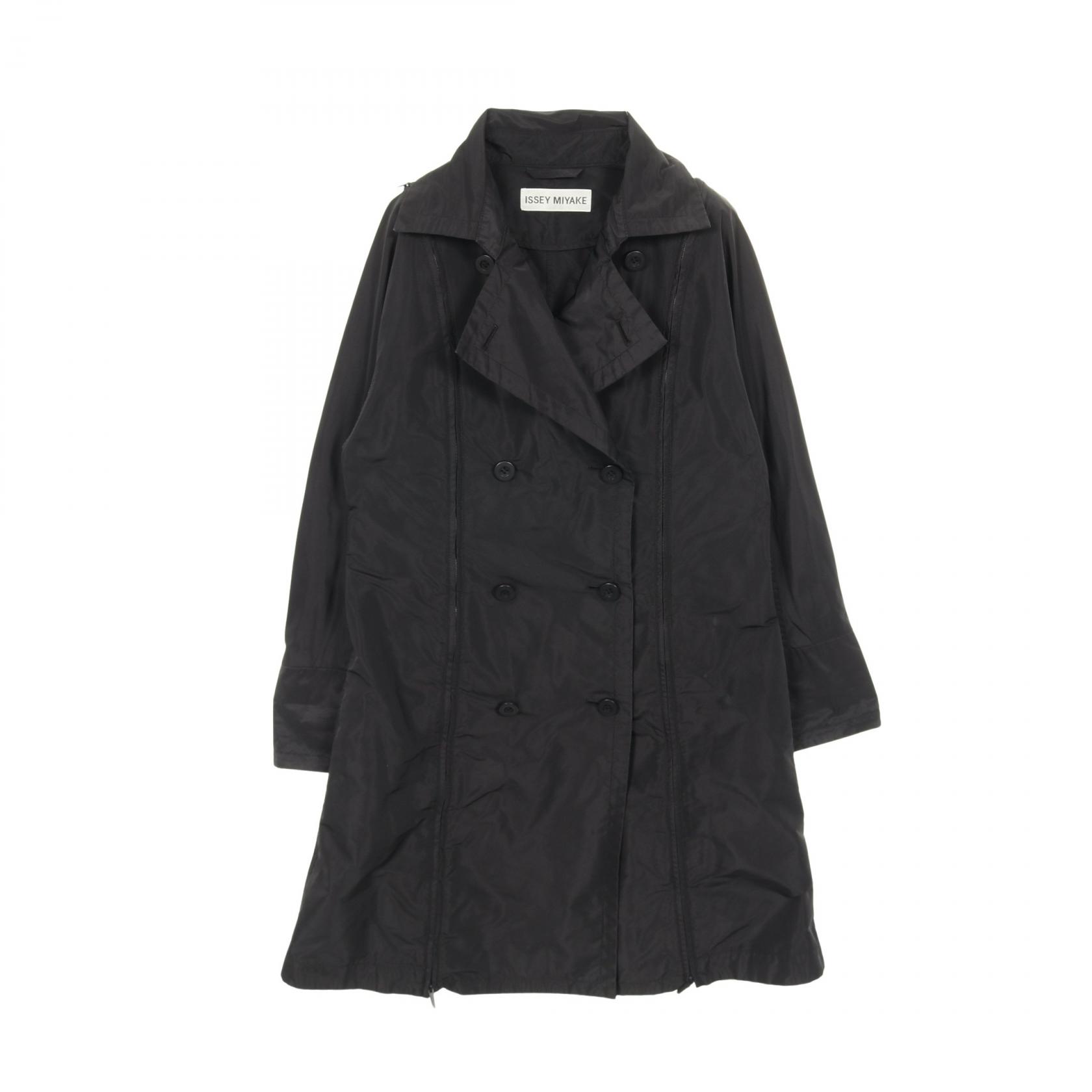 ≪5％OFFクーポン対象＆まとめ買い10%OFF≫イッセイミヤケ ISSEY MIYAKE ファスナーデザイン 変形 トレンチコート 衣料品 アウター ポリエスエル レディース ブラック系 IM33FA510 【中古】
