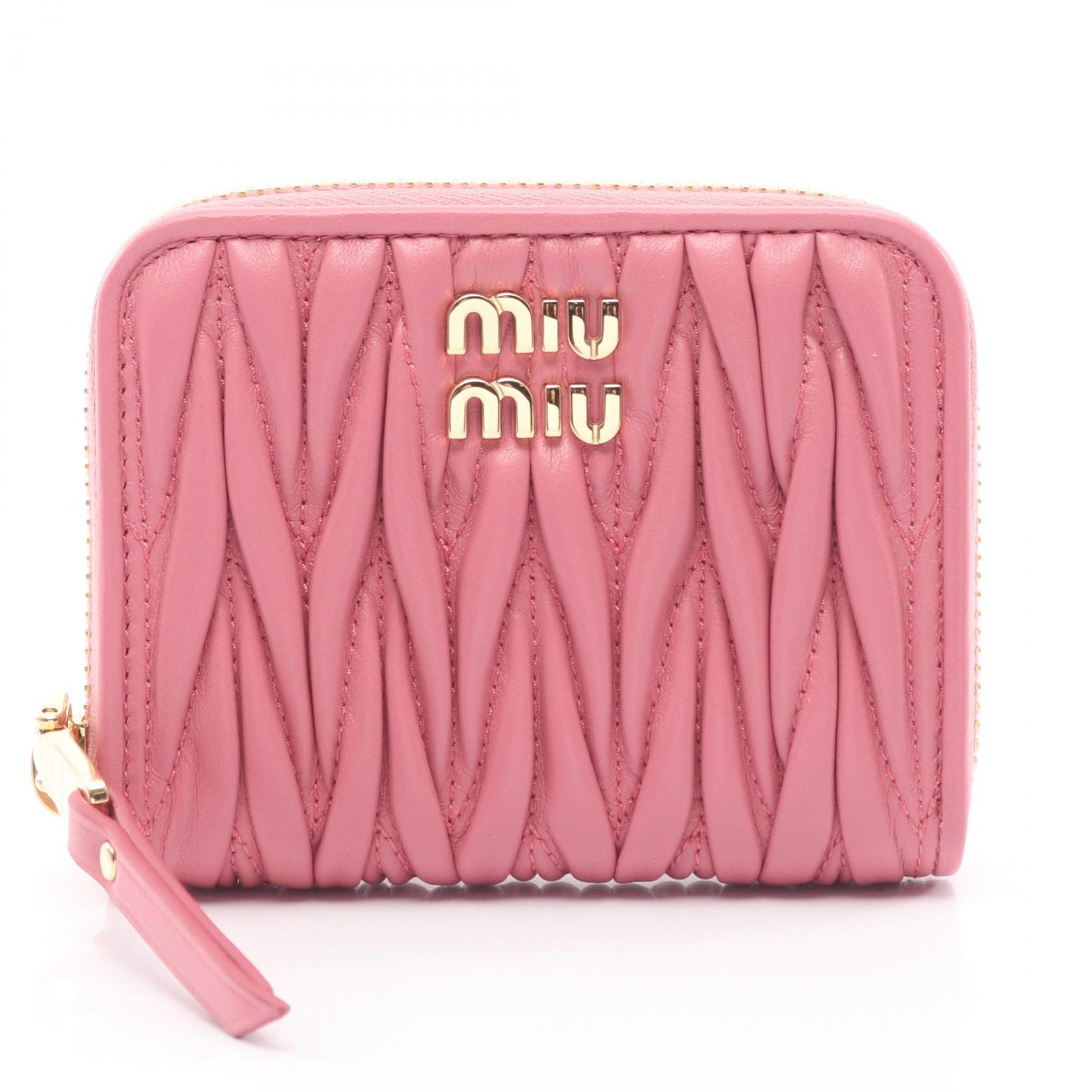 希少 美品 miumiu レザー がま口 ケース フロスティピンク miu miu（ミュウミュウ） 2つ折り長財布 IDケース付き レザー ピンク