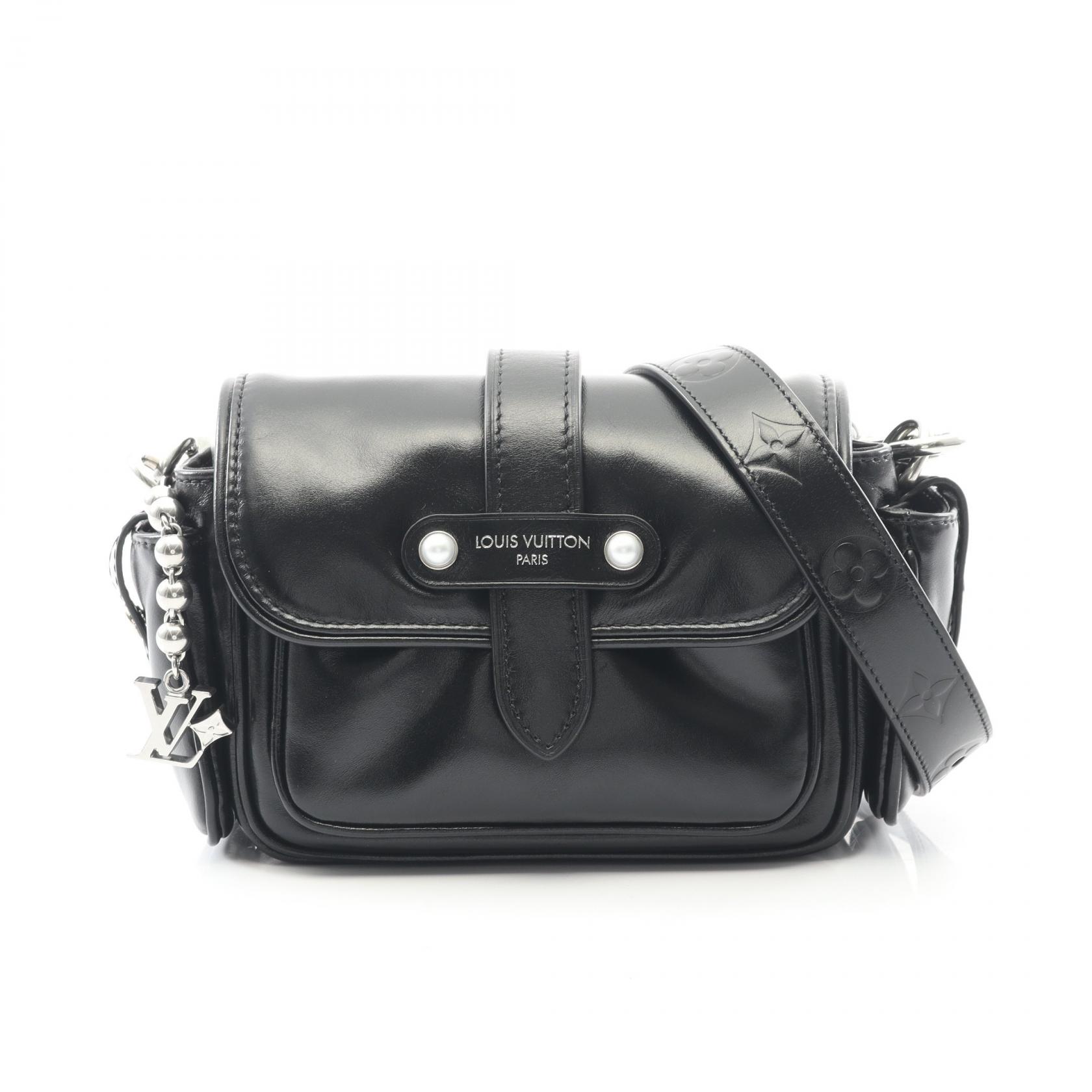 ≪5％OFFクーポン対象＆まとめ買い10%OFF≫ルイ・ヴィトン LOUIS VUITTON カーゴ ウェアラブルウォレット ショルダーバッグ バッグ レザー メンズ ブラック系 M13989 【中古】