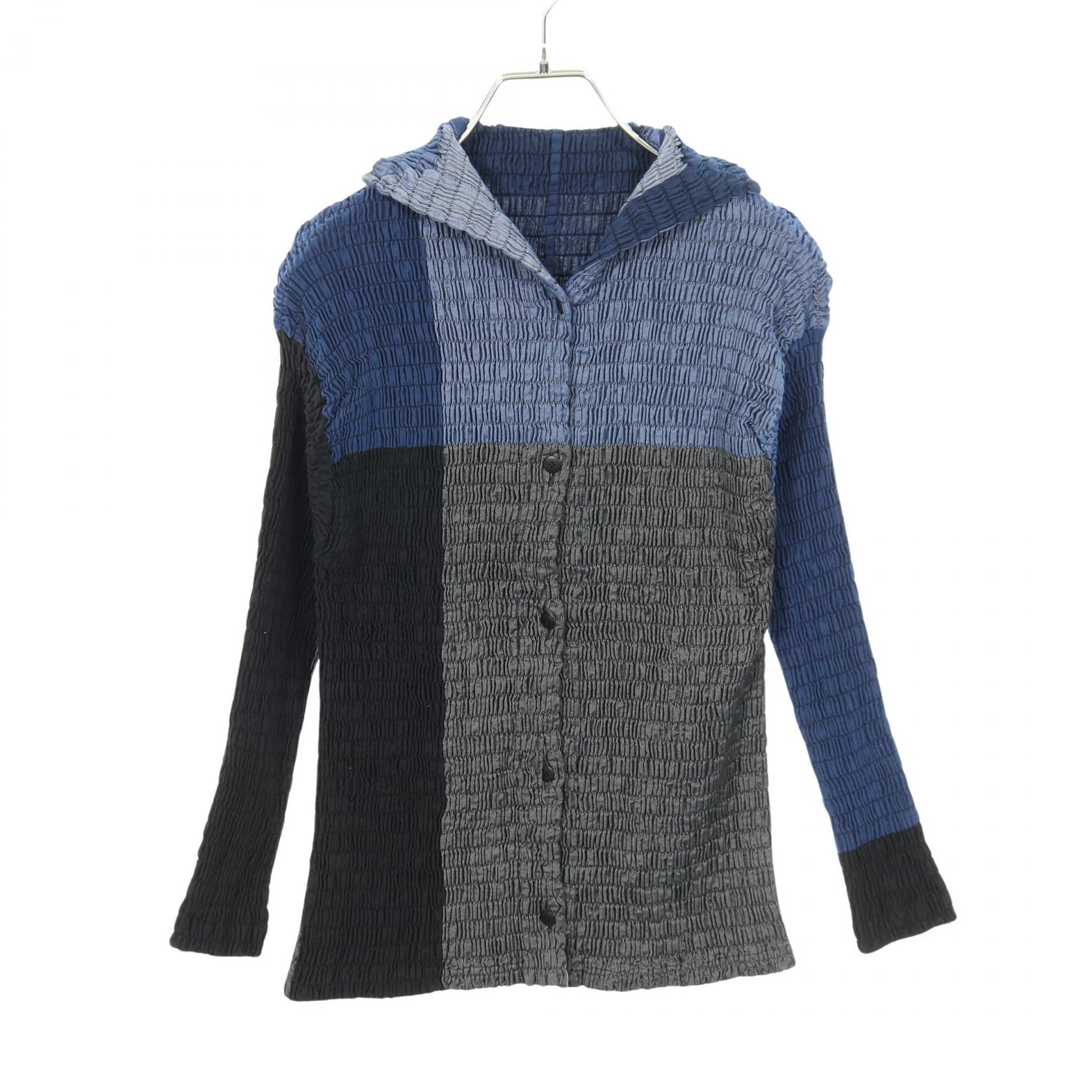 ≪5％OFFクーポン対象＆まとめ買い10%OFF≫イッセイミヤケ ISSEY MIYAKE 衣料品 トップス コットン ポリエステル レディース ブルー系 / グレー系 / ブラック系 IM33FJ514 【中古】