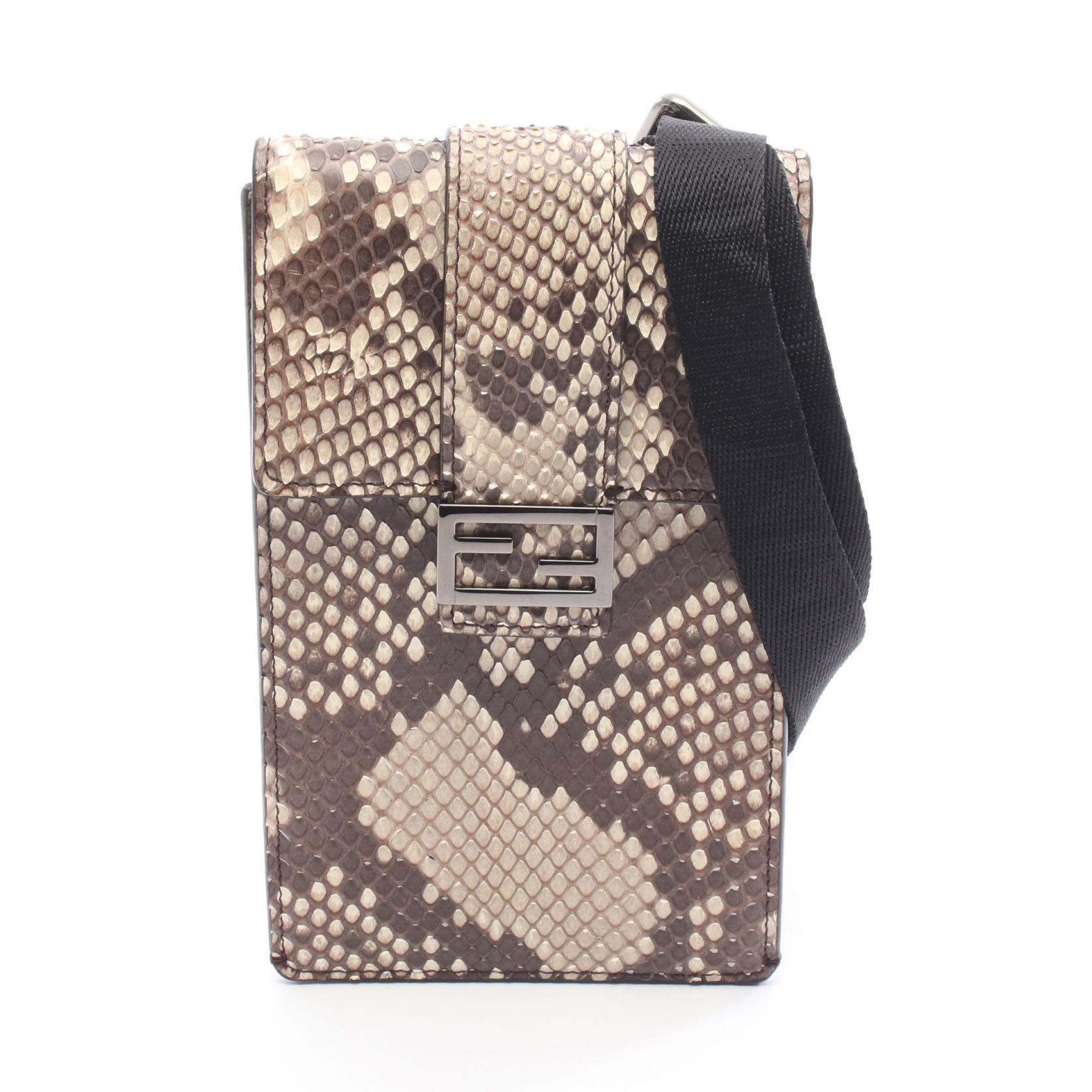 ≪5%OFFクーポン＆まとめ買い10% ～7/26 9:59〆≫フェンディ FENDI ショルダーバッグ バッグ エキゾチックレザー メンズ レディース グレー系 / ベージュ系 【中古】｜BRANDOFF TOKYO