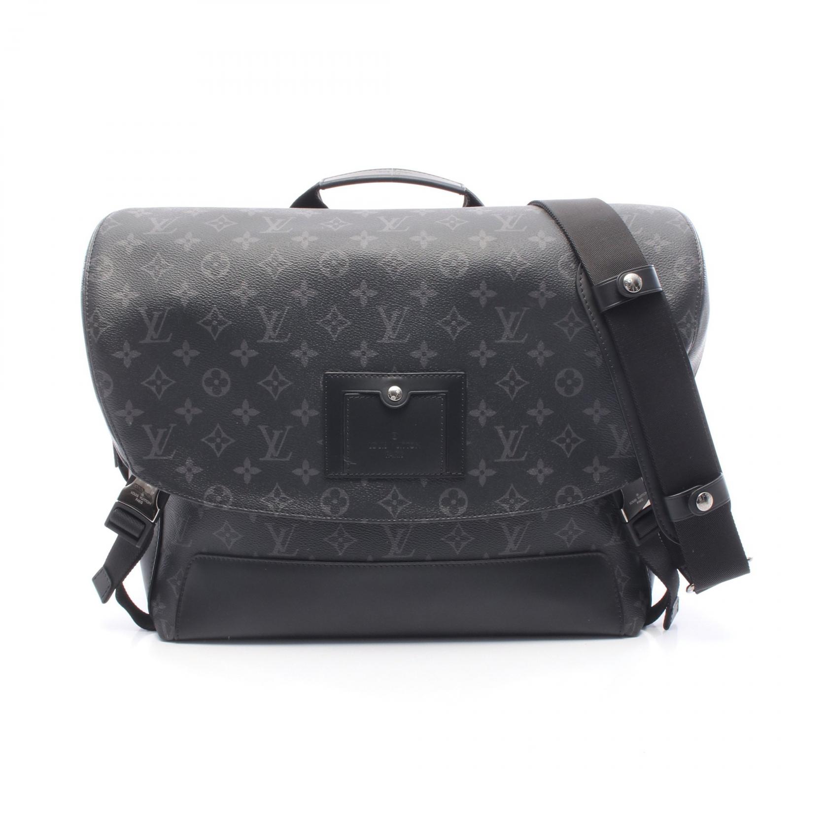 ≪5％OFFクーポン対象＆まとめ買い10%OFF≫ルイ・ヴィトン LOUIS VUITTON メッセンジャー ヴォワヤージュMM ショルダーバッグ バッグ PVCコーティングキャンバス レザー モノグラム・エクリプス メンズ ブラック系 M43276 【中古】