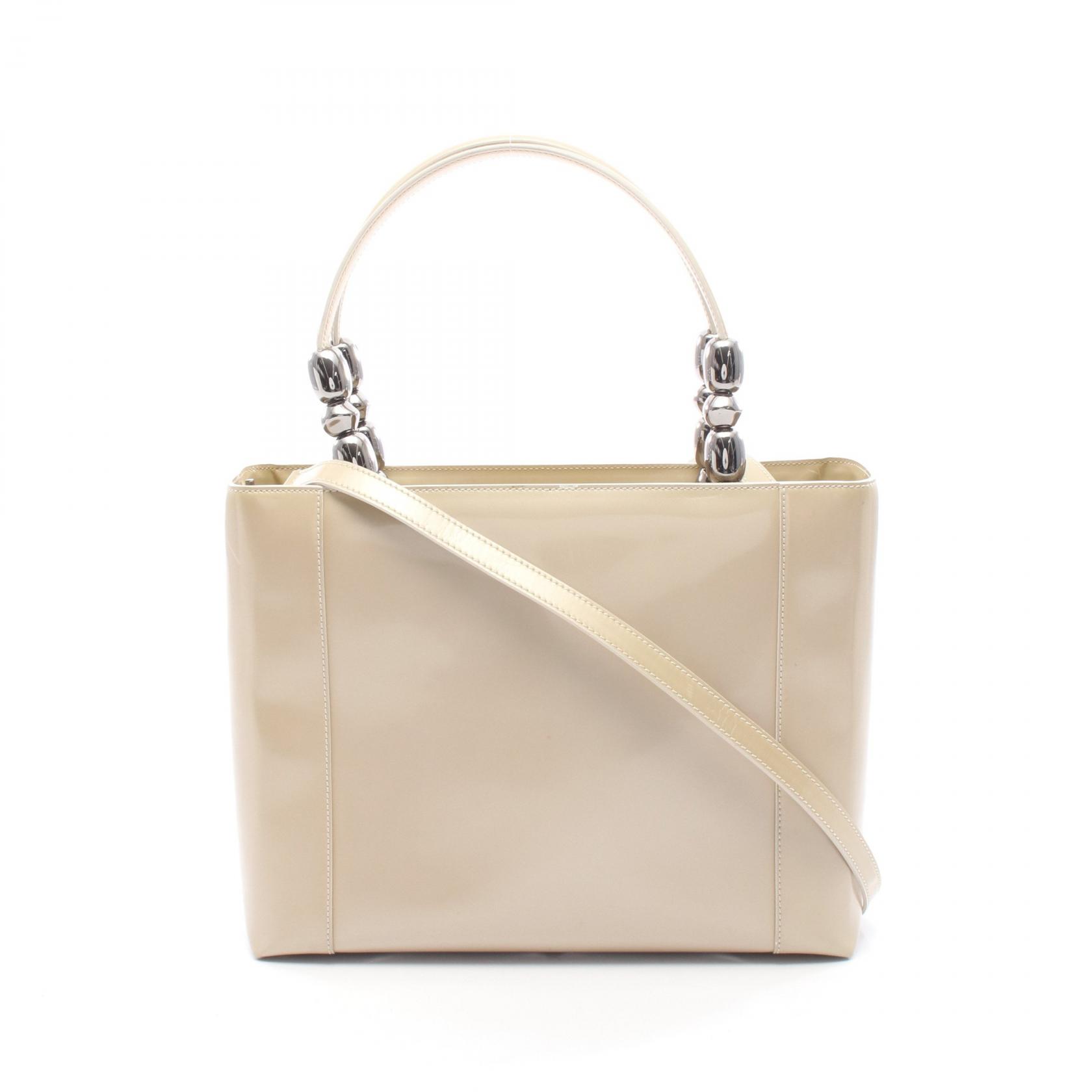 ≪5％OFFクーポン対象＆まとめ買い10%OFF≫クリスチャンディオール Christian Dior マリスパール ハンドバッグ バッグ パテントレザー レディース ベージュ系 【中古】