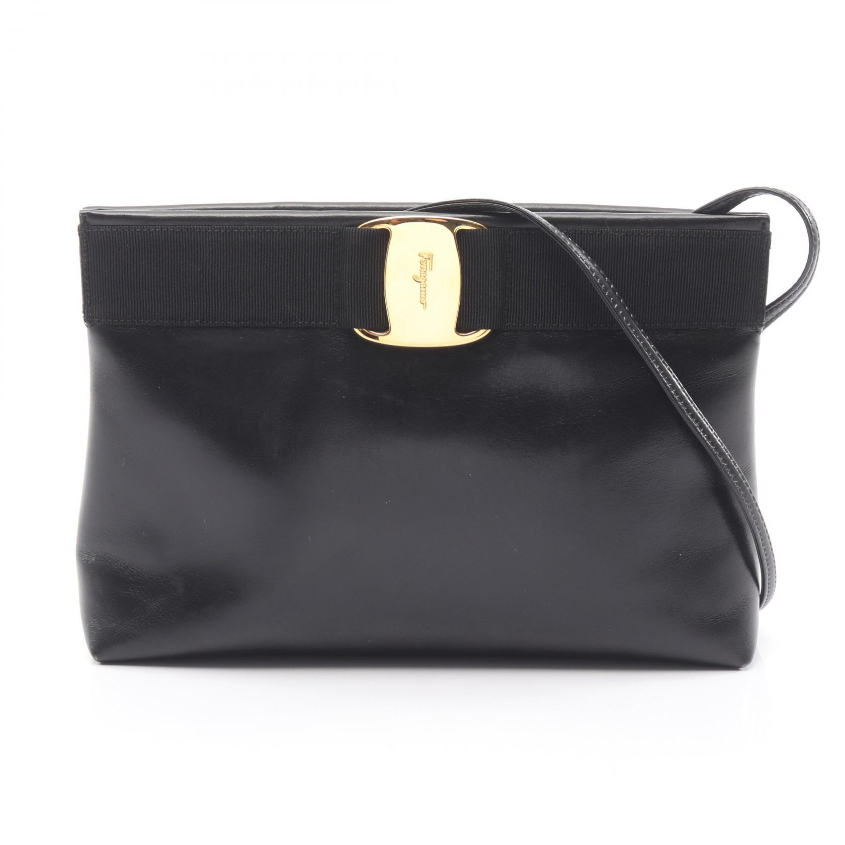 ≪5％OFFクーポン対象＆まとめ買い10%OFF≫サルヴァトーレフェラガモ Salvatore Ferragamo ヴァラ ショルダーバッグ バッグ レザー レディース ブラック系 【中古】 34,450円